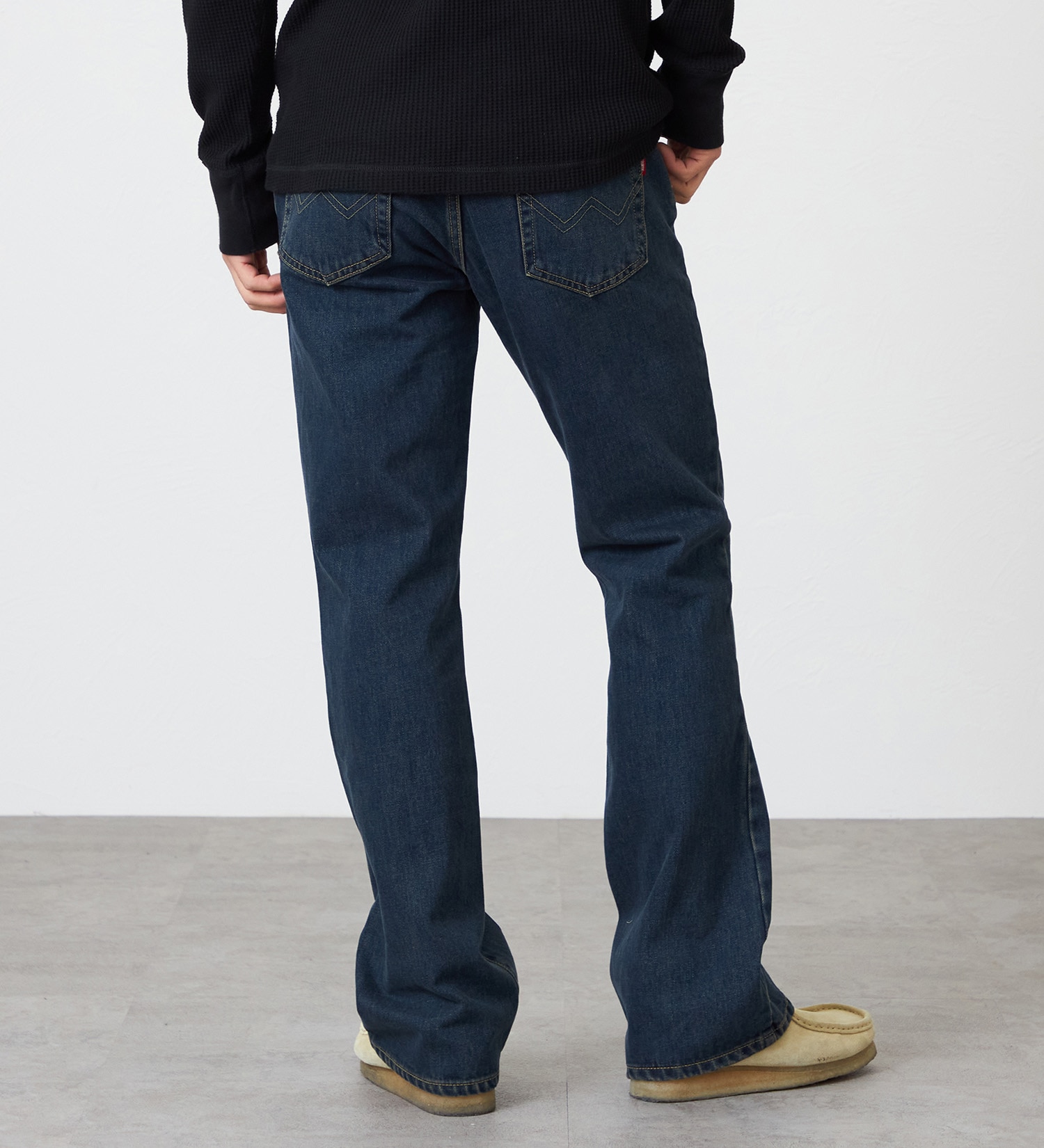 EDWIN(エドウイン)の【裾上げ無料】インターナショナルベーシック 401 ブーツカット デニムパンツ ジーンズ|パンツ/デニム / ジーンズパンツ/メンズ|中色ブルー