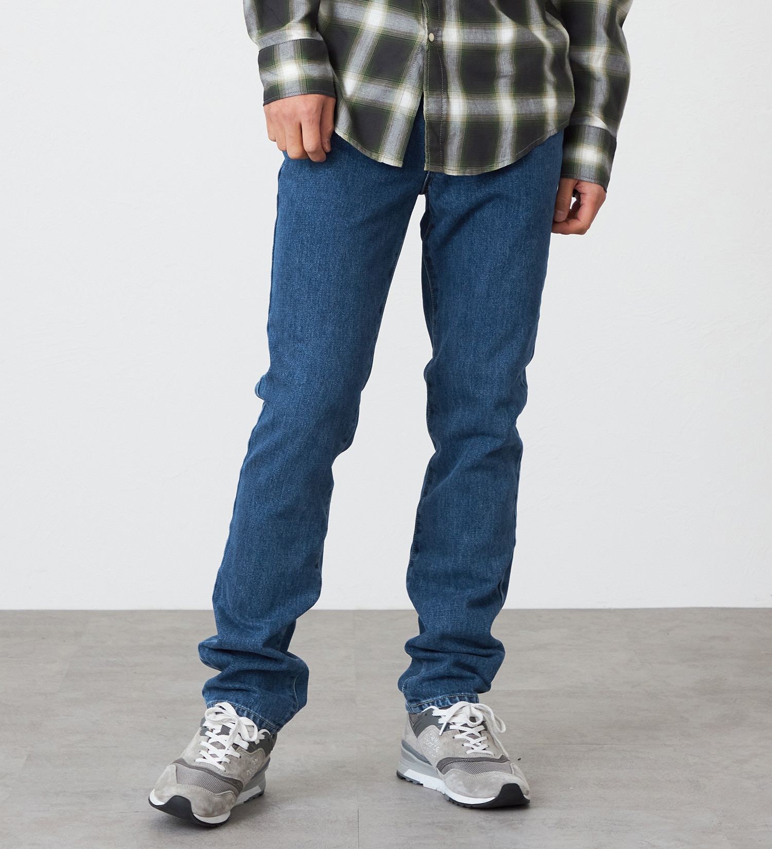 EDWIN(エドウイン)の【試着対象】【裾上げ無料】インターナショナルベーシック 402 すっきりストレート デニムパンツ ジーンズ|パンツ/デニム / ジーンズパンツ/メンズ|中色ブルー