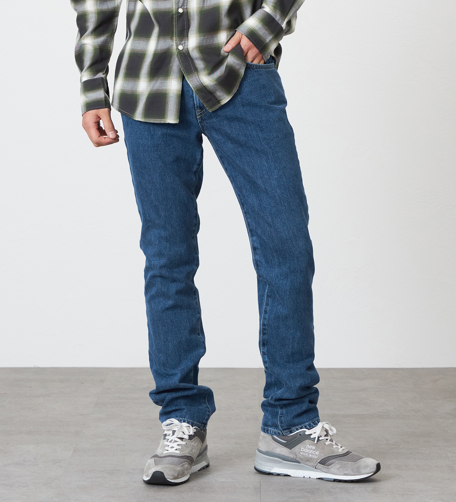 EDWIN(エドウイン)の【試着対象】【裾上げ無料】インターナショナルベーシック 402 すっきりストレート デニムパンツ ジーンズ|パンツ/デニム / ジーンズパンツ/メンズ|中色ブルー