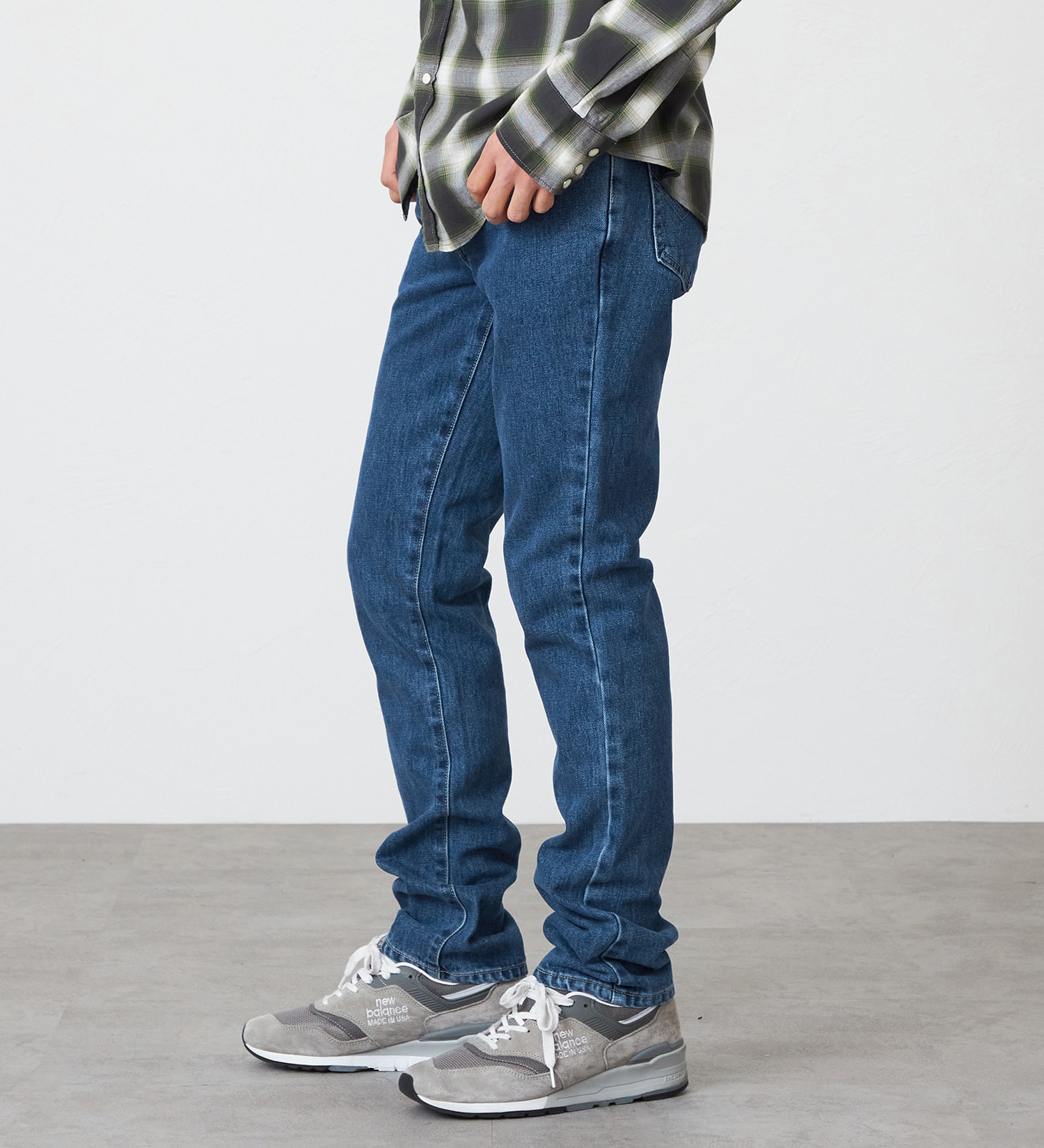 EDWIN(エドウイン)の【試着対象】【裾上げ無料】インターナショナルベーシック 402 すっきりストレート デニムパンツ ジーンズ|パンツ/デニム / ジーンズパンツ/メンズ|中色ブルー