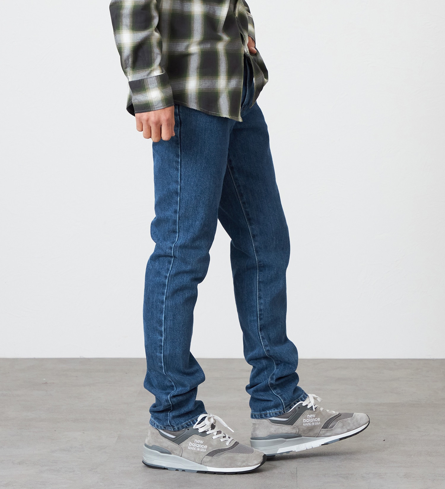 EDWIN(エドウイン)の【試着対象】【裾上げ無料】インターナショナルベーシック 402 すっきりストレート デニムパンツ ジーンズ|パンツ/デニム / ジーンズパンツ/メンズ|中色ブルー