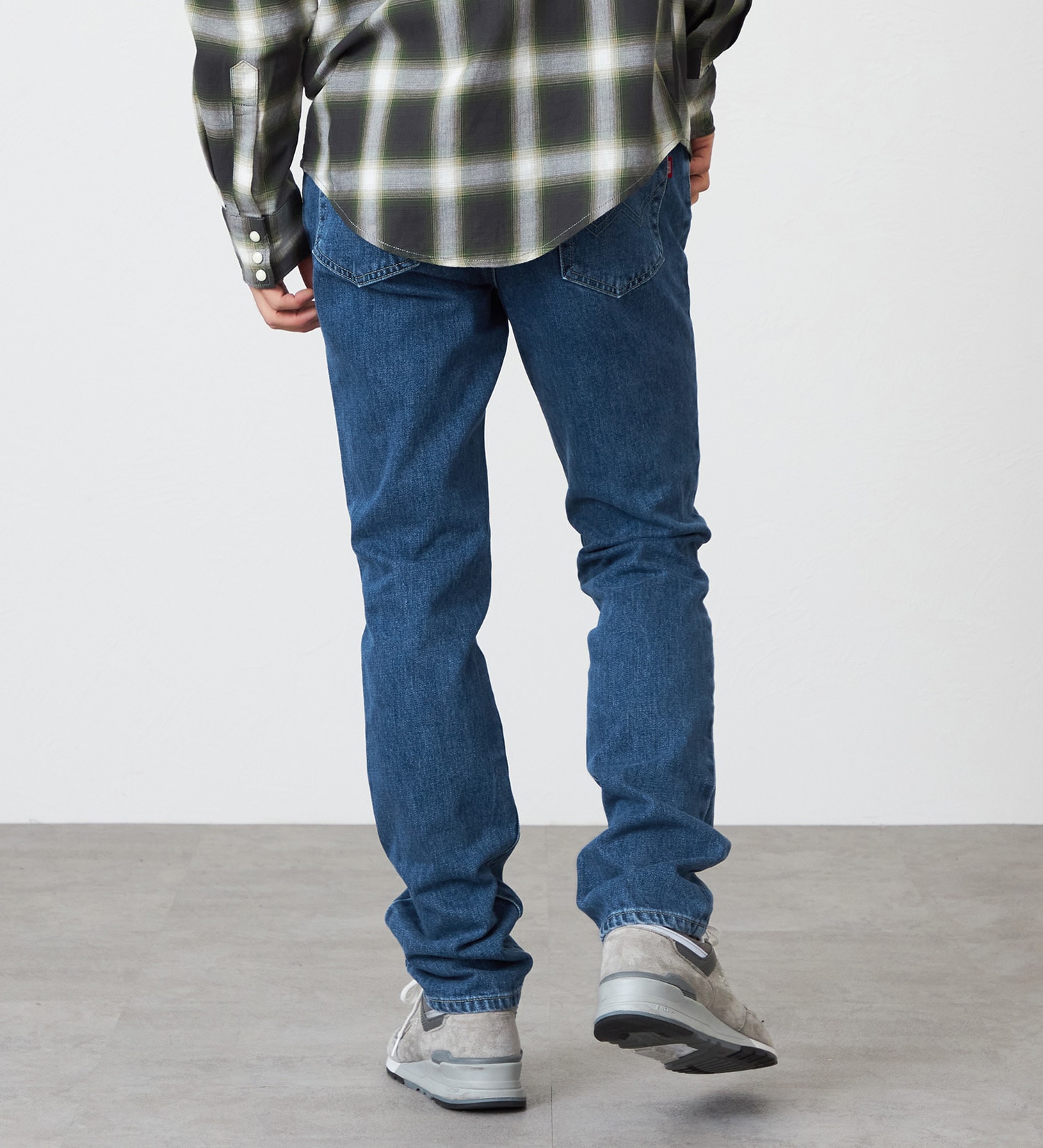 EDWIN(エドウイン)の【試着対象】【裾上げ無料】インターナショナルベーシック 402 すっきりストレート デニムパンツ ジーンズ|パンツ/デニム / ジーンズパンツ/メンズ|中色ブルー