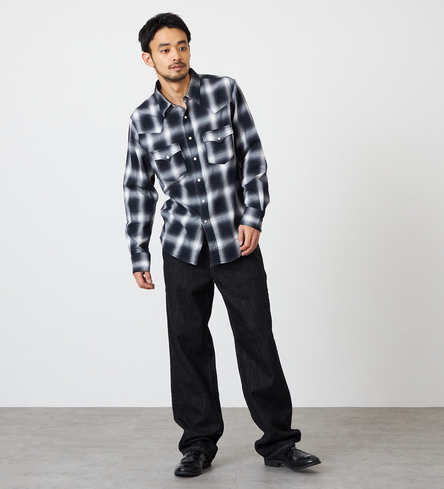 EDWIN(エドウイン)の【裾上げ無料】インターナショナルベーシック 405 ワイド デニムパンツ ジーンズ|パンツ/デニム / ジーンズパンツ/メンズ|ブラックデニム