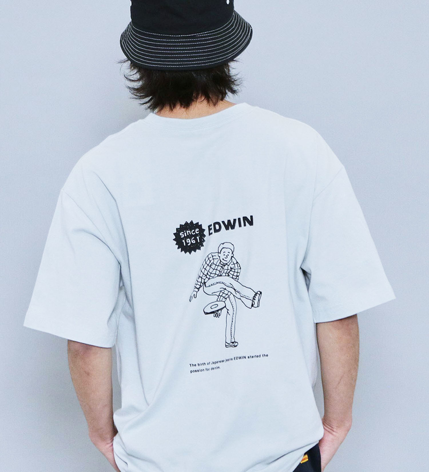 EDWIN(エドウイン)の【SALE】【ユニセックス】EDWIN x ニシクボサユリ アーティストコラボTシャツ|トップス/Tシャツ/カットソー/メンズ|ブルー