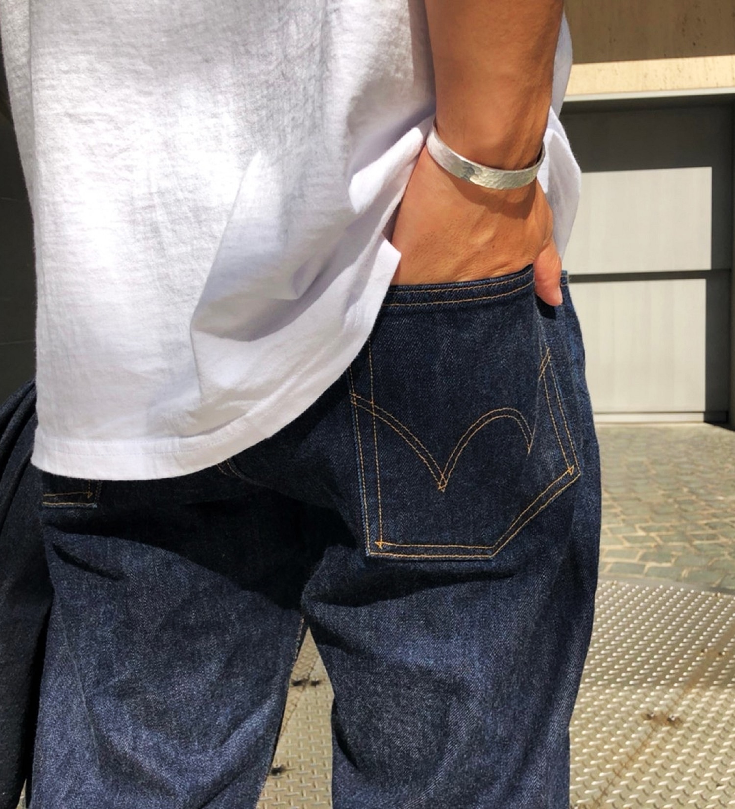 EDWIN(エドウイン)の【コンセプトショップ限定】REGULER STRAIGHT ボタンフライ 【レングス88cm】|パンツ/デニムパンツ/メンズ|インディゴ未洗い