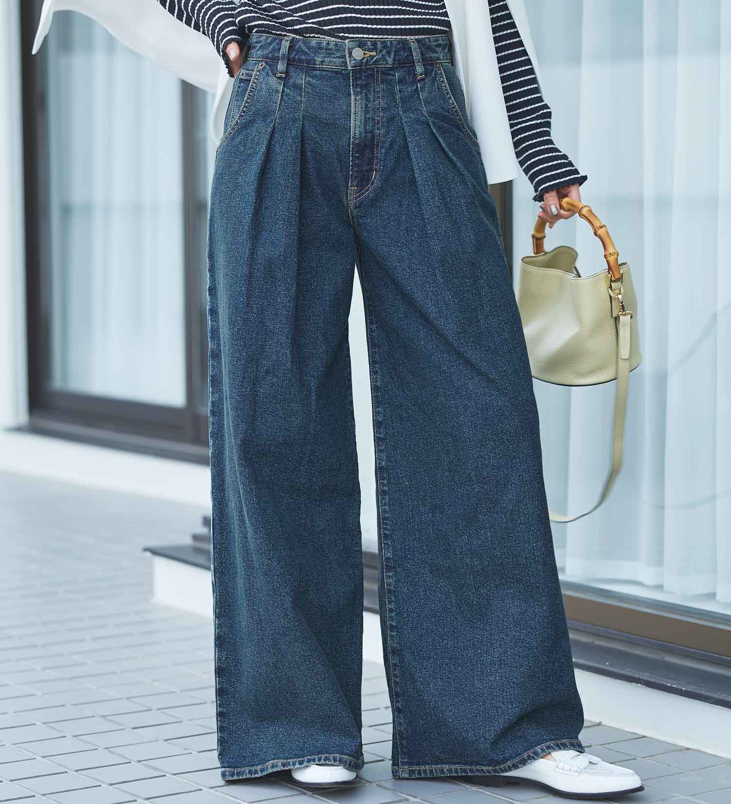 EDWIN(エドウイン)のessentials タックワイドデニムパンツ|パンツ/デニム / ジーンズパンツ/レディース|中色ブルー2