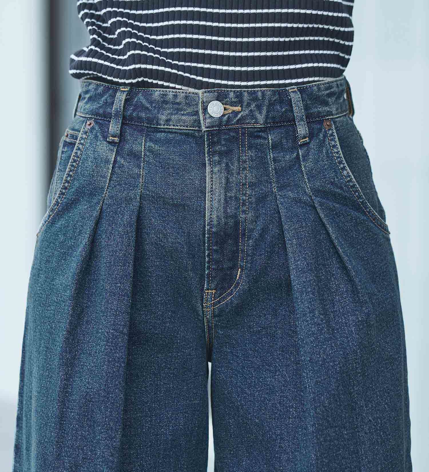 EDWIN(エドウイン)のessentials タックワイドデニムパンツ|パンツ/デニム / ジーンズパンツ/レディース|中色ブルー2
