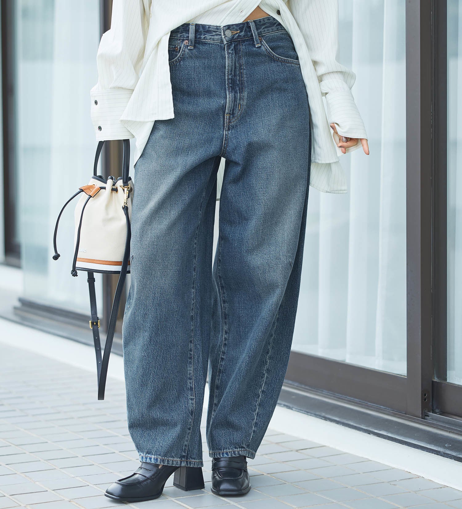 EDWIN(エドウイン)のessentials カーブデニムパンツ|パンツ/デニム / ジーンズパンツ/レディース|中色ブルー