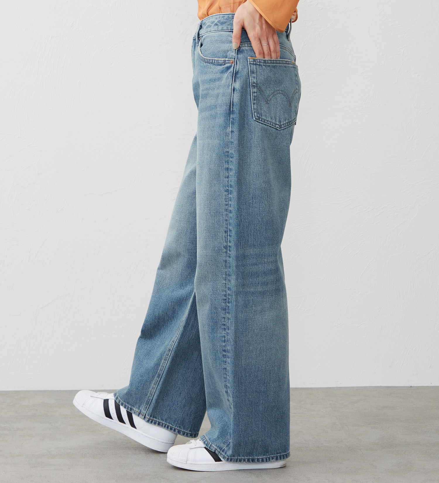 EDWIN(エドウイン)の【試着対象】ワイドストレート デニムパンツ ジーンズ|パンツ/デニム / ジーンズパンツ/レディース|淡色ブルー