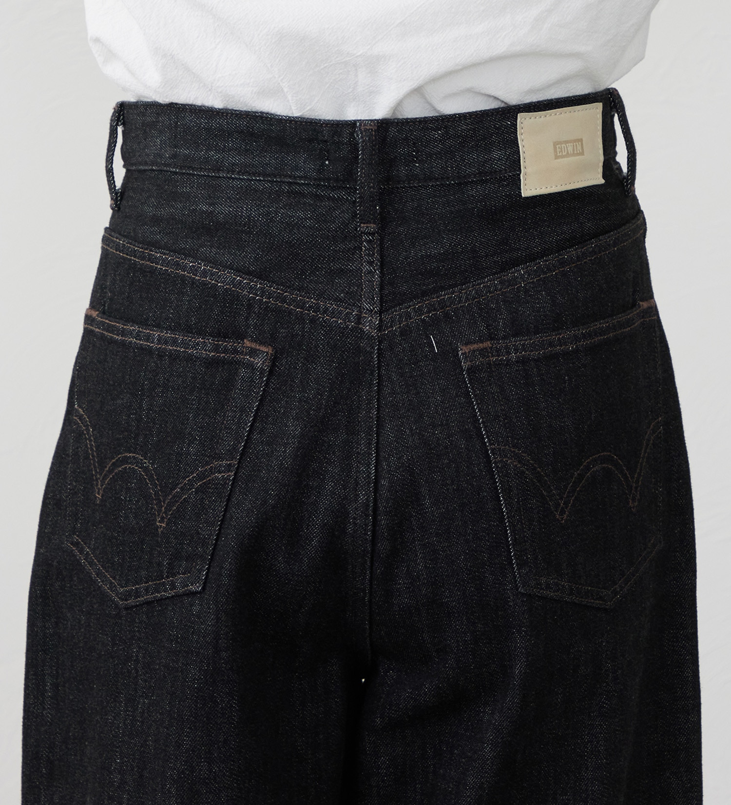 EDWIN(エドウイン)の【試着対象】ロールアップ ストレート デニムパンツ ジーンズ|パンツ/デニム / ジーンズパンツ/レディース|ブラックデニム
