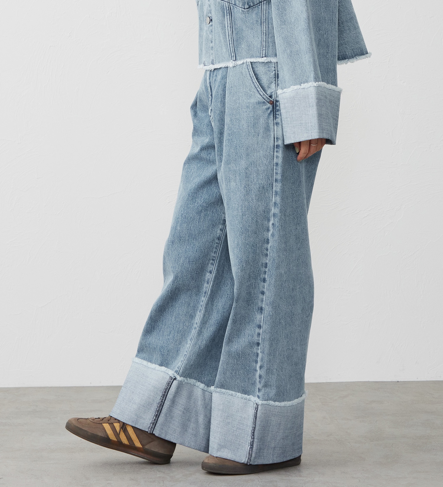 EDWIN(エドウイン)の【試着対象】ロールアップ ストレート デニムパンツ ジーンズ|パンツ/デニム / ジーンズパンツ/レディース|淡色ブルー