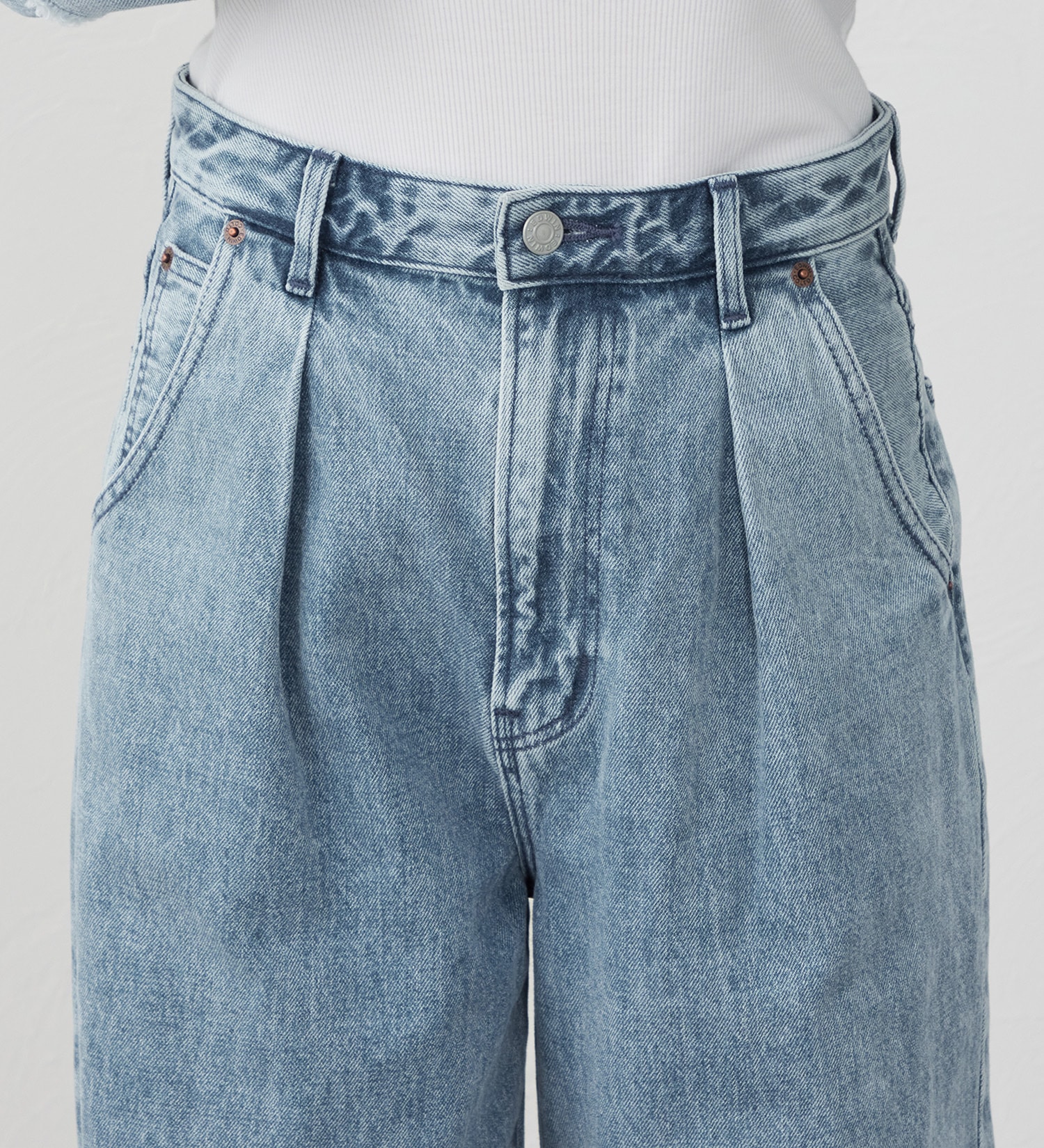 EDWIN(エドウイン)の【試着対象】ロールアップ ストレート デニムパンツ ジーンズ|パンツ/デニム / ジーンズパンツ/レディース|淡色ブルー