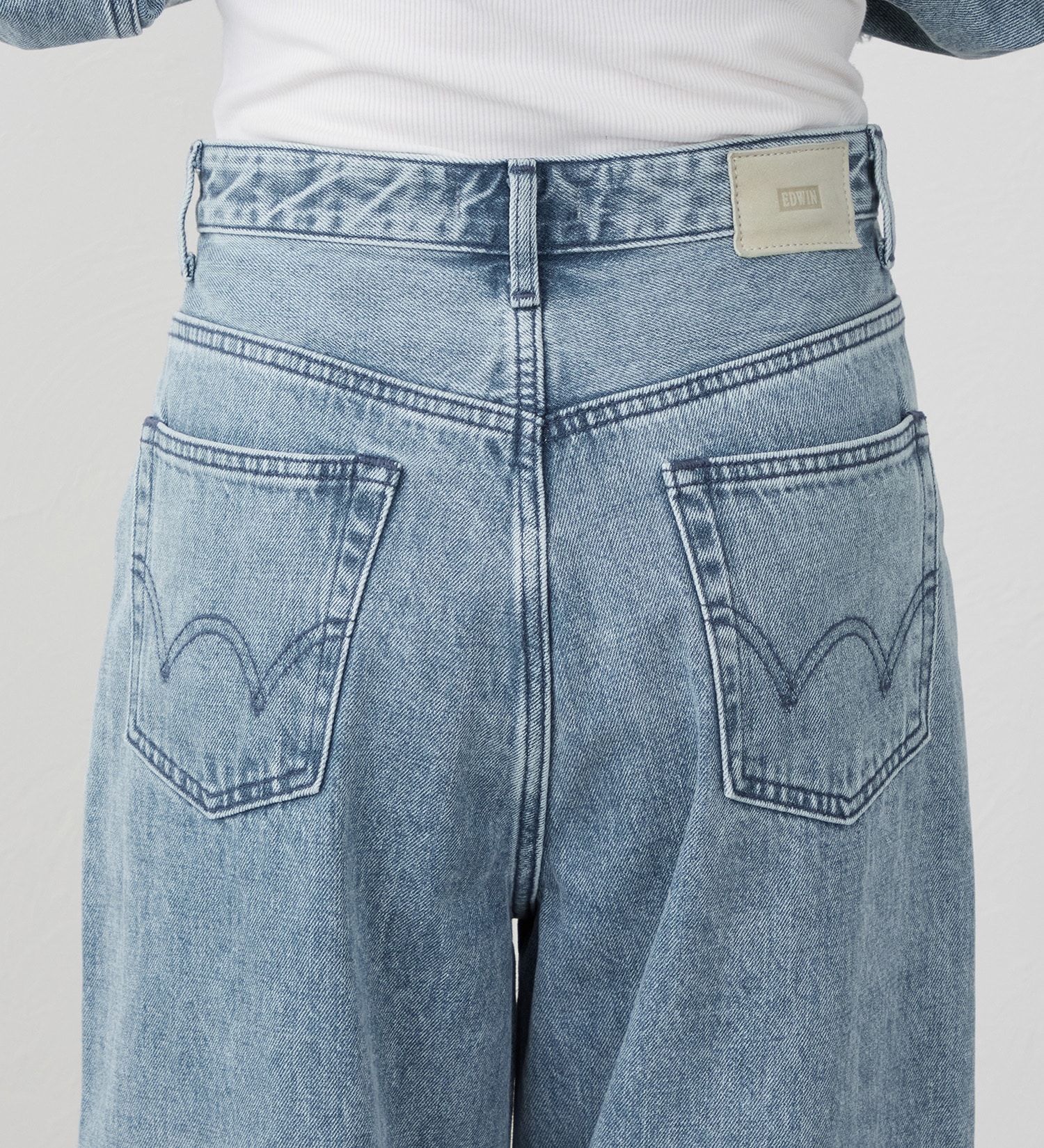 EDWIN(エドウイン)の【試着対象】ロールアップ ストレート デニムパンツ ジーンズ|パンツ/デニム / ジーンズパンツ/レディース|淡色ブルー