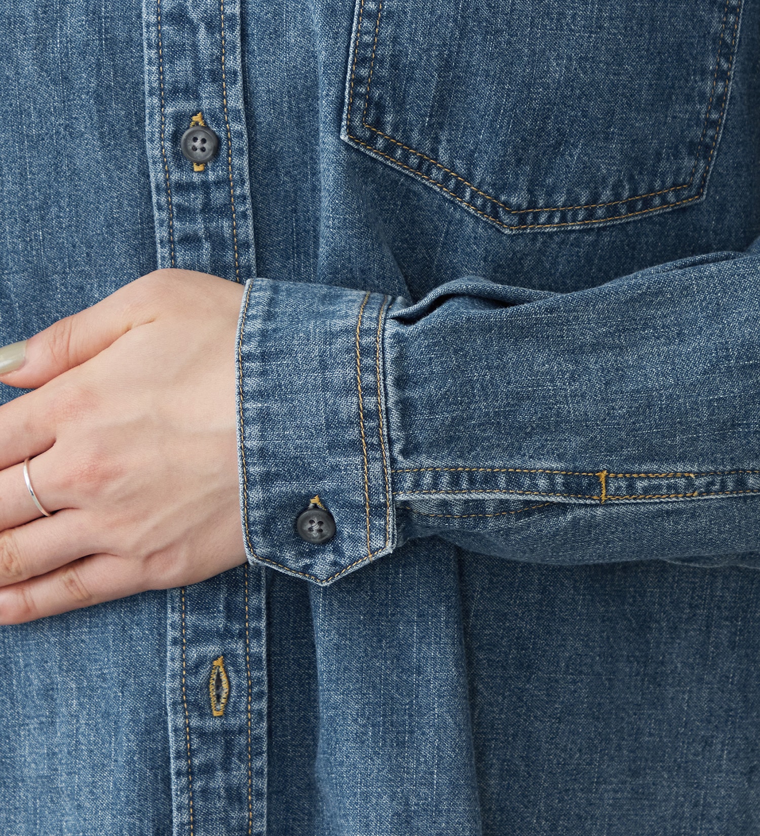 EDWIN(エドウイン)のビッグシルエット デニムシャツ|トップス/シャツ/ブラウス/レディース|中色ブルー