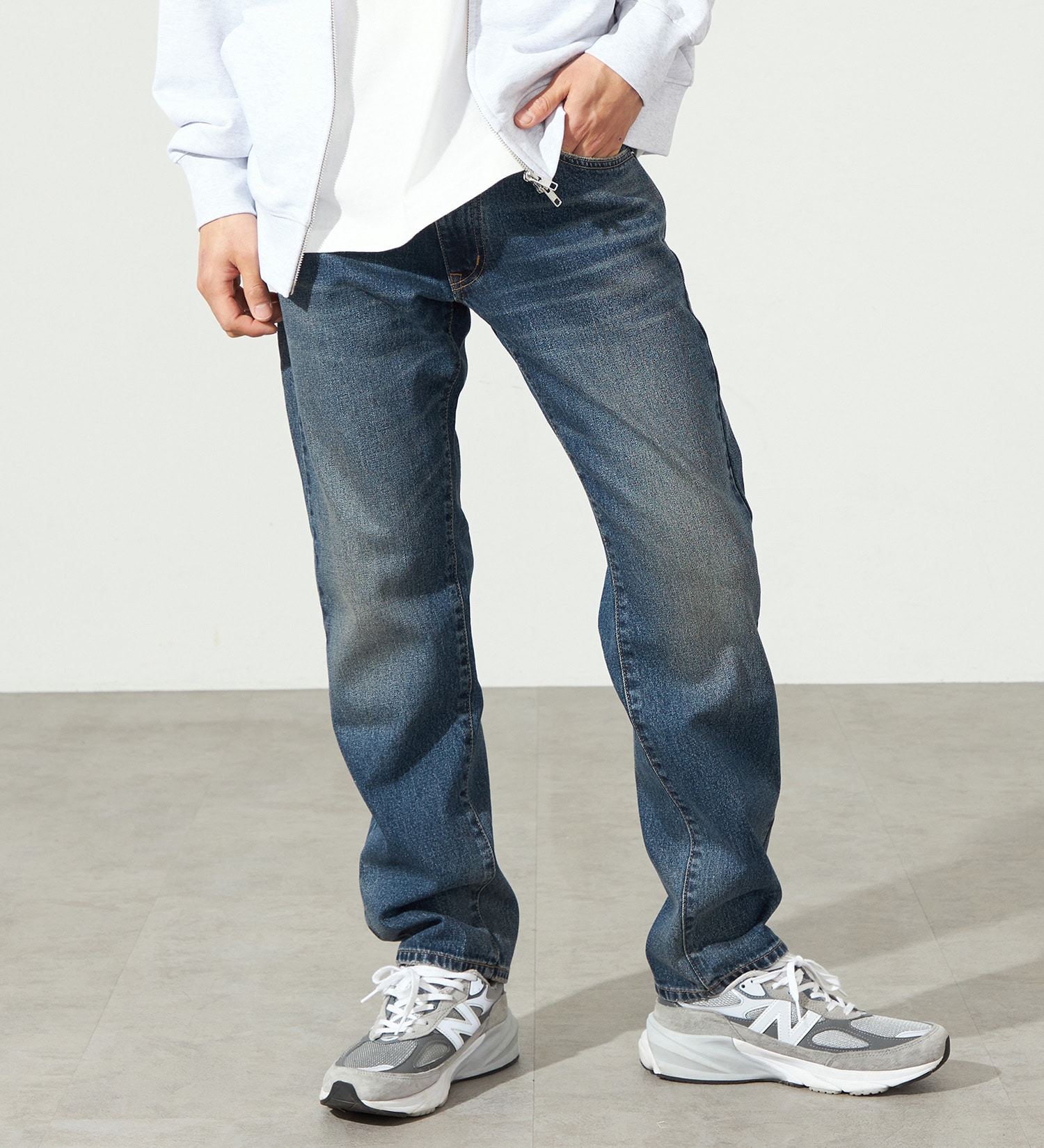 EDWIN(エドウイン)の【WEB限定】ふつうのジーンズ レギュラーストレート デニムパンツ|パンツ/デニム / ジーンズパンツ/メンズ|中色ブルー