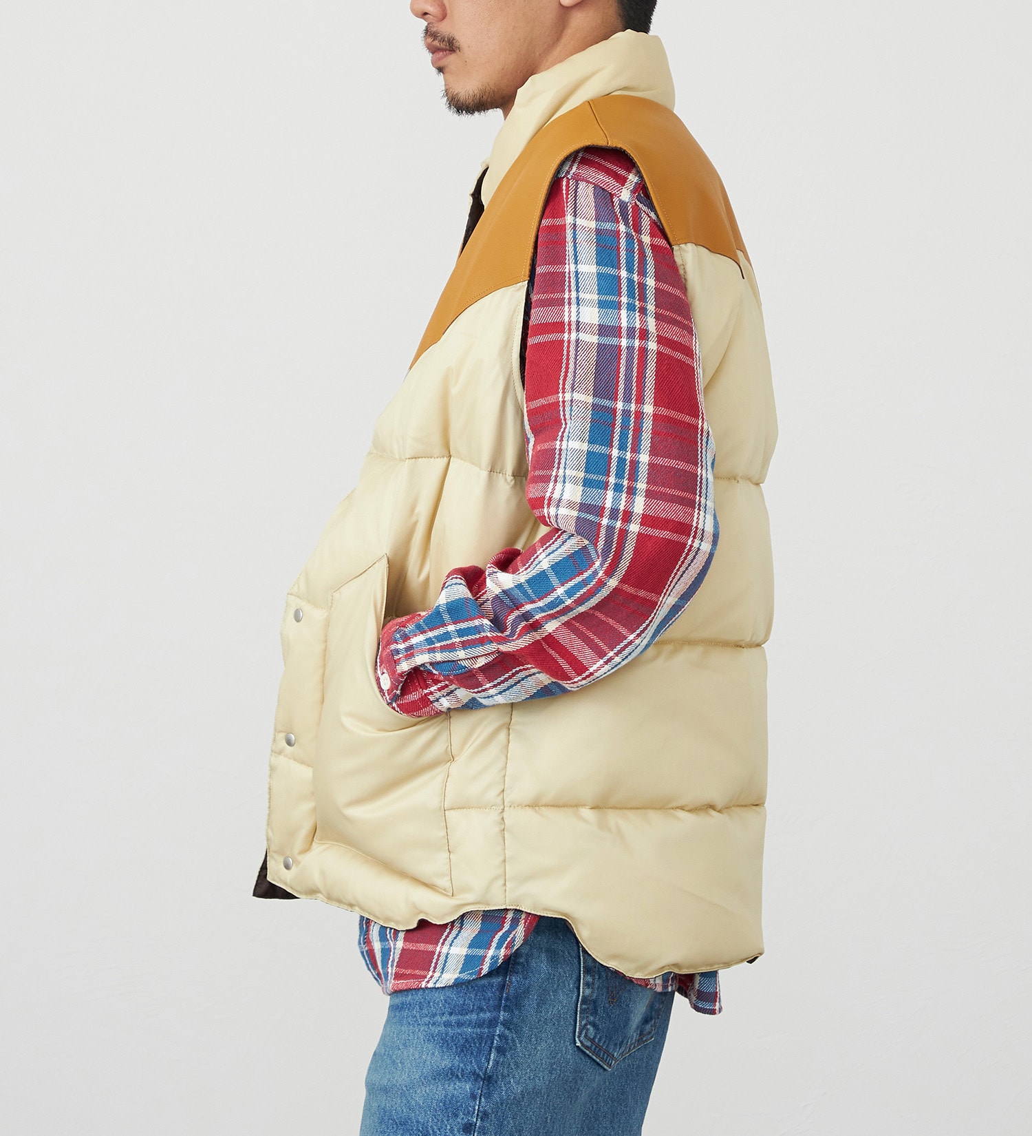 EDWIN(エドウイン)の【試着対象】レザーヨーク ダウンベスト|ジャケット/アウター/ダウンベスト/メンズ|ベージュ