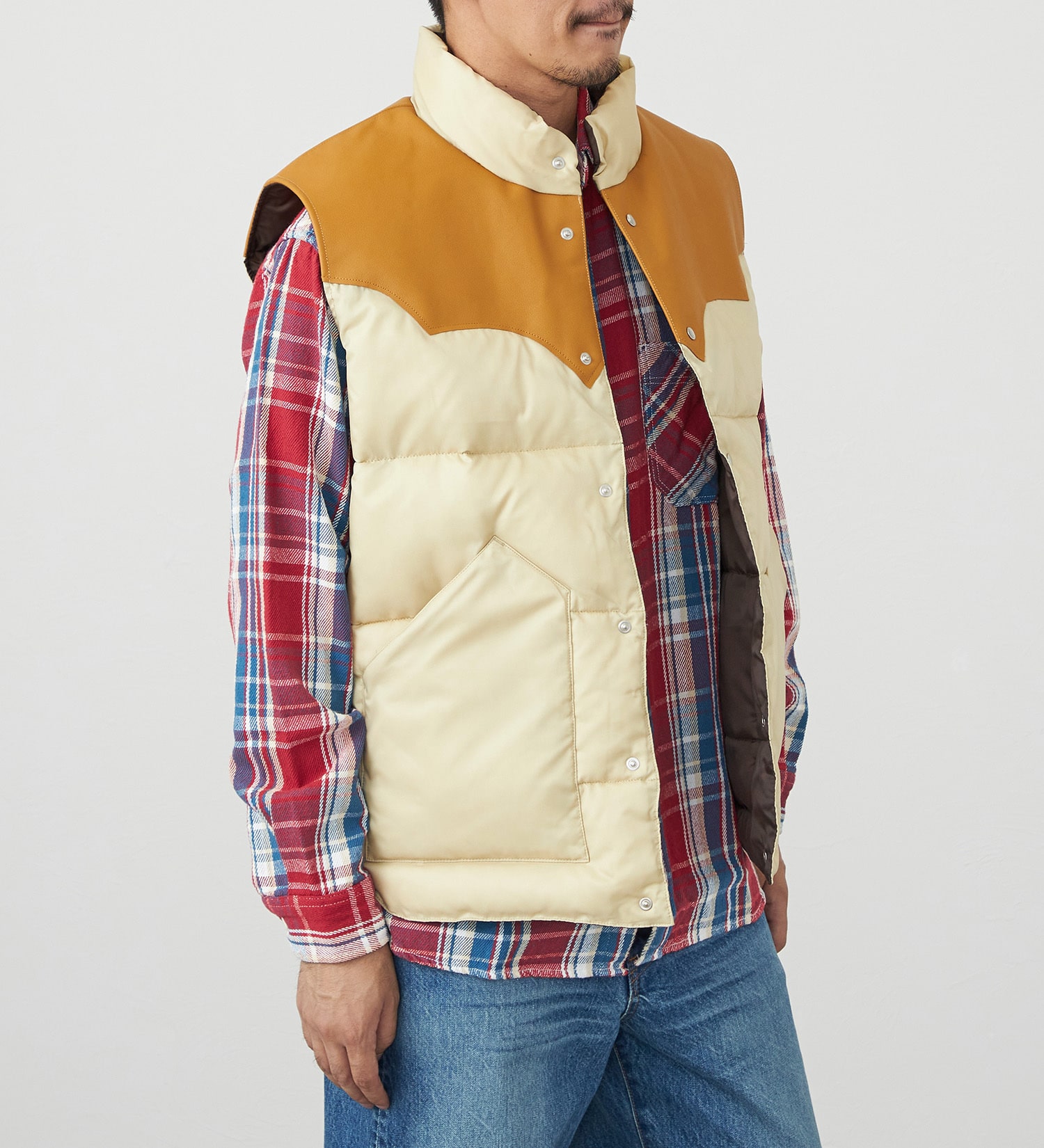 EDWIN(エドウイン)の【試着対象】レザーヨーク ダウンベスト|ジャケット/アウター/ダウンベスト/メンズ|ベージュ