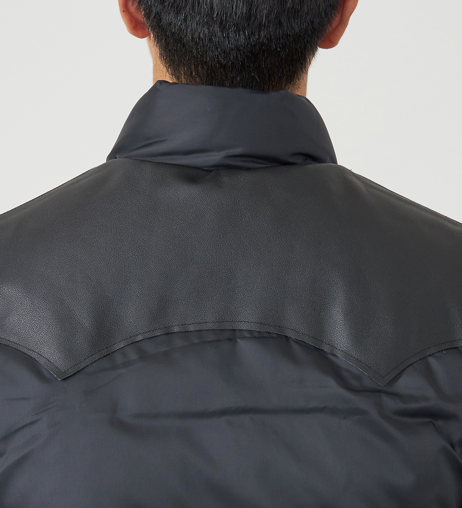 EDWIN(エドウイン)の【試着対象】レザーヨーク ダウンベスト|ジャケット/アウター/ダウンベスト/メンズ|ブラック