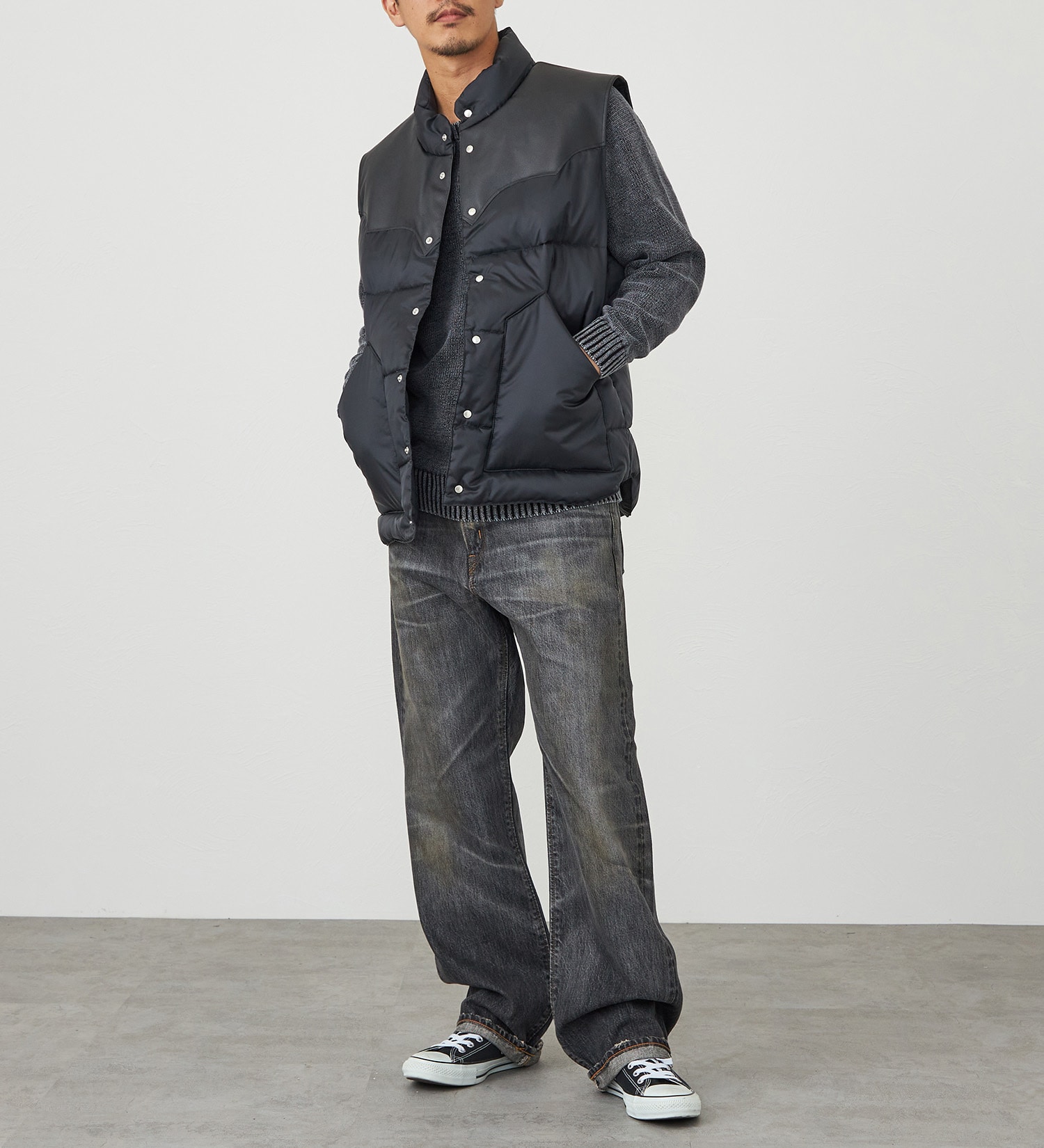 EDWIN(エドウイン)の【試着対象】レザーヨーク ダウンベスト|ジャケット/アウター/ダウンベスト/メンズ|ブラック