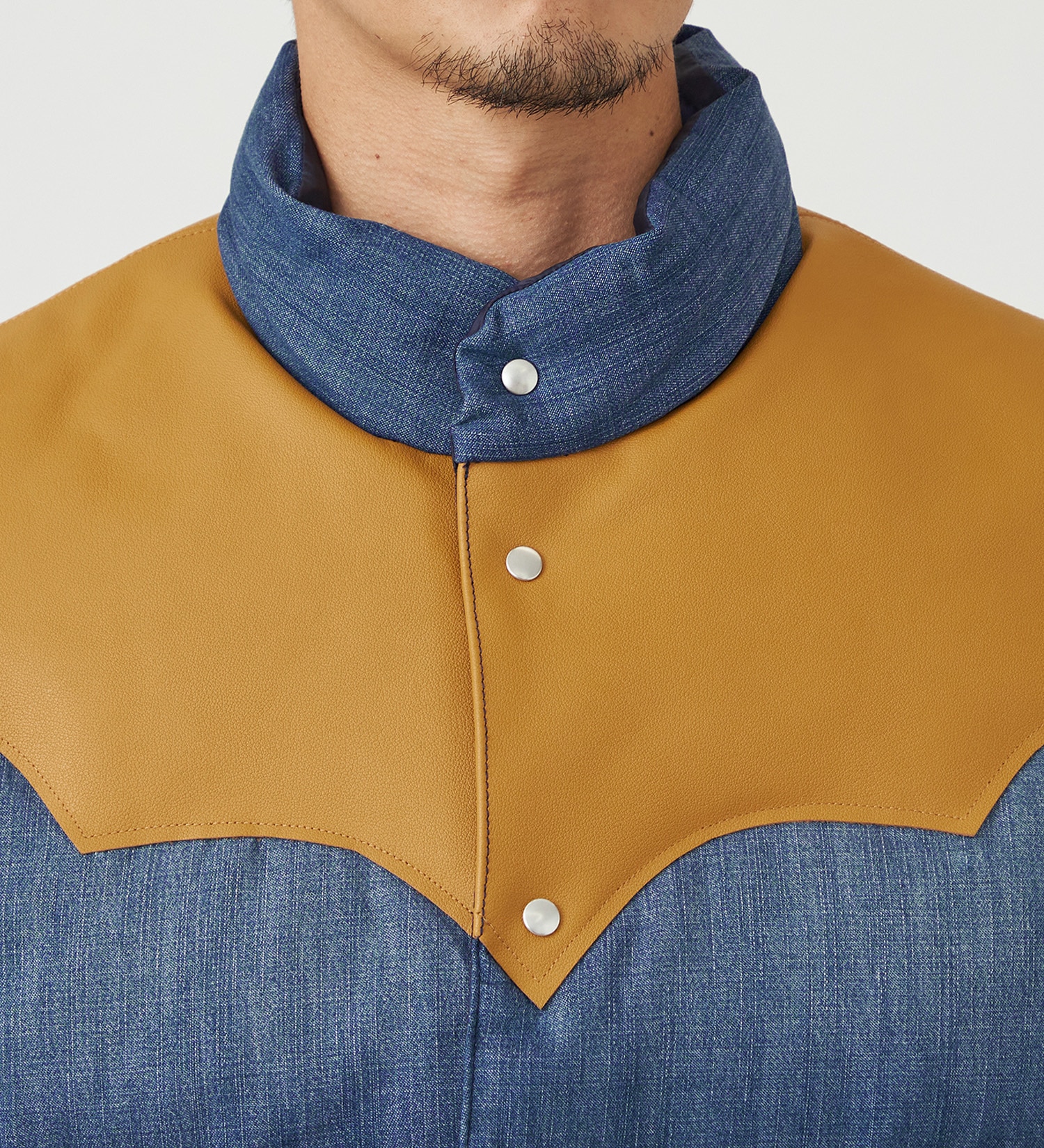 EDWIN(エドウイン)の【試着対象】レザーヨーク ダウンベスト|ジャケット/アウター/ダウンベスト/メンズ|中色ブルー