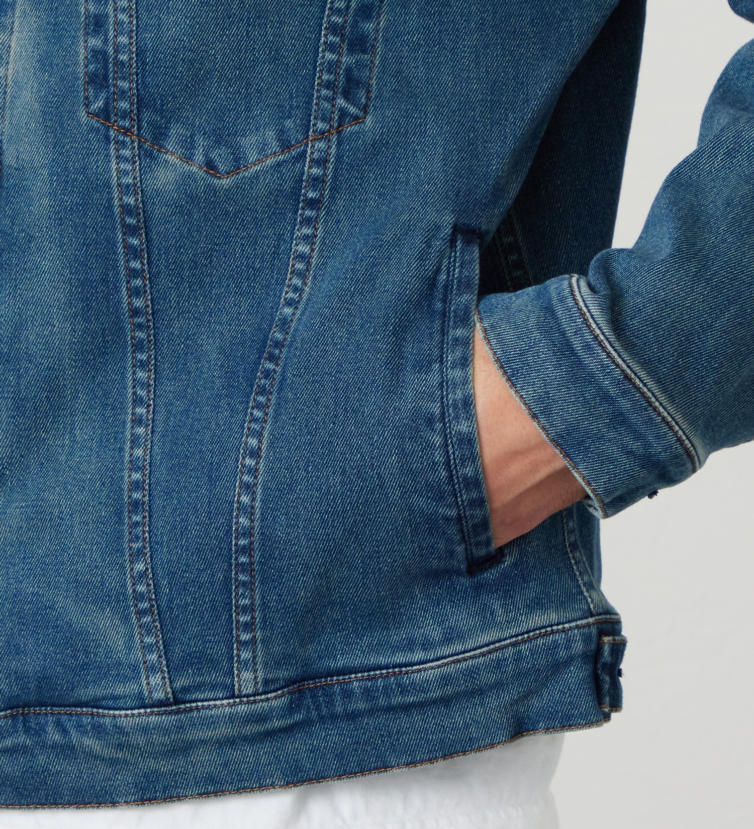 EDWIN(エドウイン)の【試着対象】ジャージーズ デニムジャケット Gジャン ストレッチ セットアップ|ジャケット/アウター/デニムジャケット/メンズ|中色ブルー