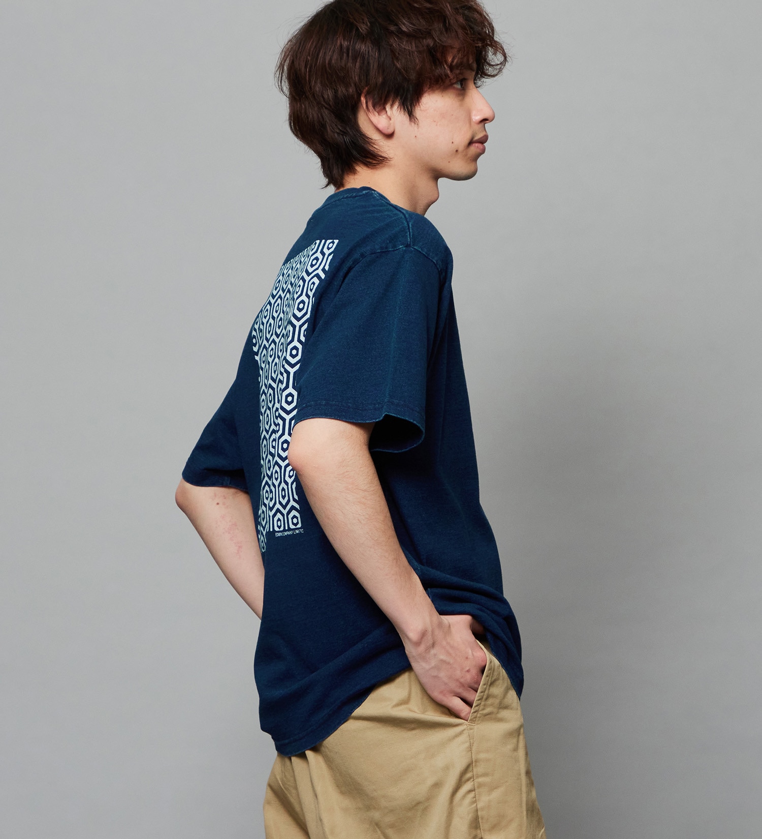 EDWIN(エドウイン)のプリントTシャツ インディゴ 半袖|トップス/Tシャツ/カットソー/メンズ|中色ブルー