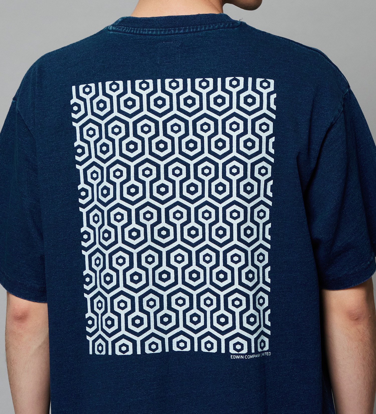 EDWIN(エドウイン)のプリントTシャツ インディゴ 半袖|トップス/Tシャツ/カットソー/メンズ|中色ブルー