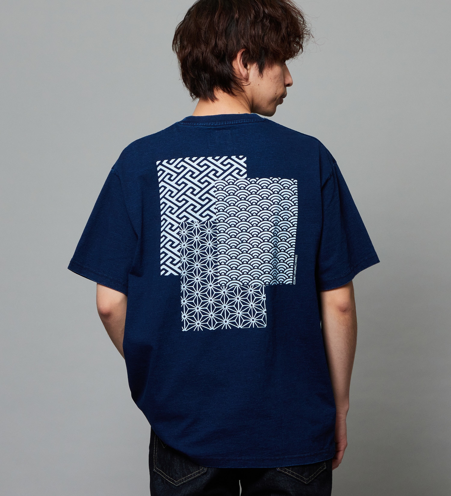 EDWIN(エドウイン)のプリントTシャツ インディゴ 半袖|トップス/Tシャツ/カットソー/メンズ|中色ブルー