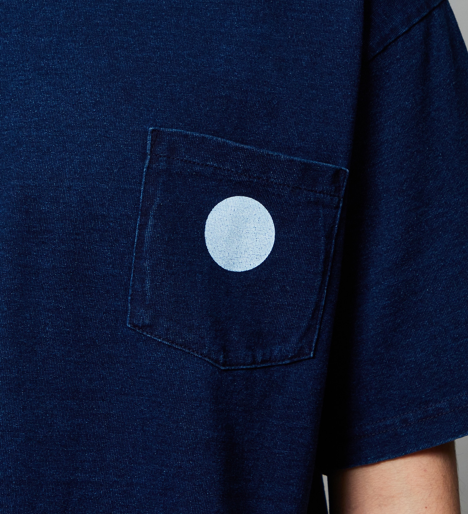 EDWIN(エドウイン)のプリントTシャツ インディゴ 半袖|トップス/Tシャツ/カットソー/メンズ|中色ブルー