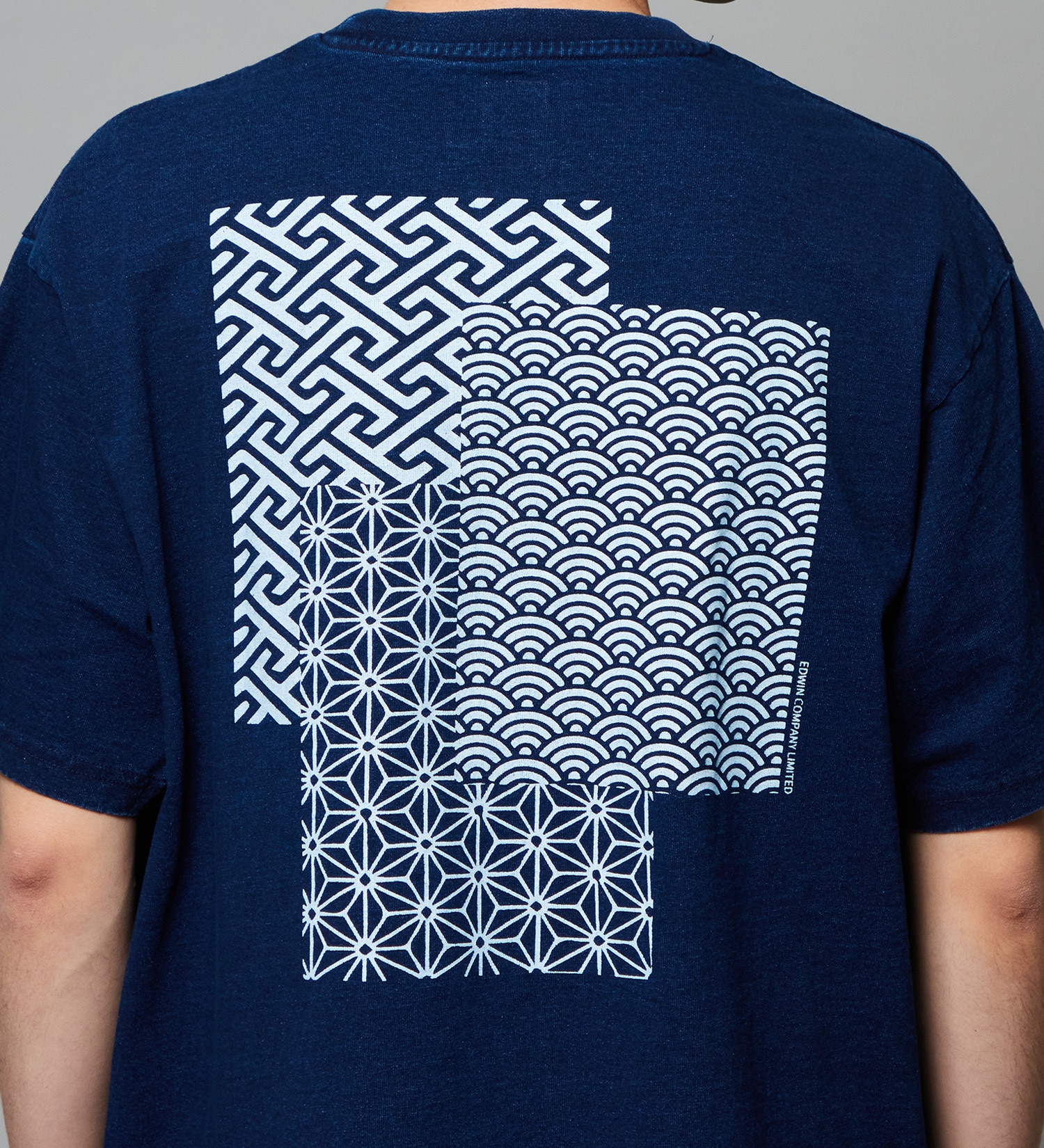 EDWIN(エドウイン)のプリントTシャツ インディゴ 半袖|トップス/Tシャツ/カットソー/メンズ|中色ブルー