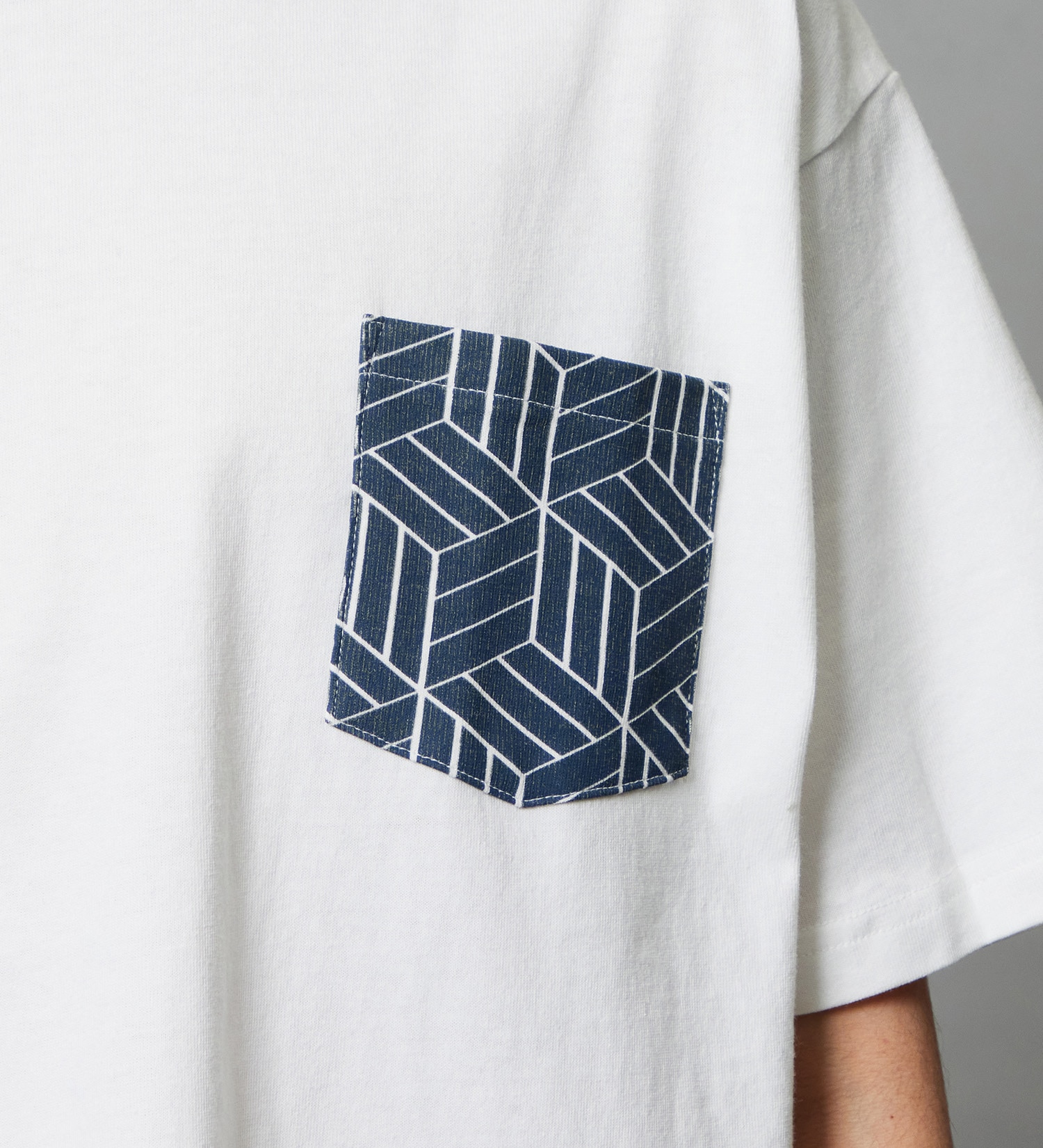 EDWIN(エドウイン)のプリントTシャツ インディゴ 半袖|トップス/Tシャツ/カットソー/メンズ|ホワイト