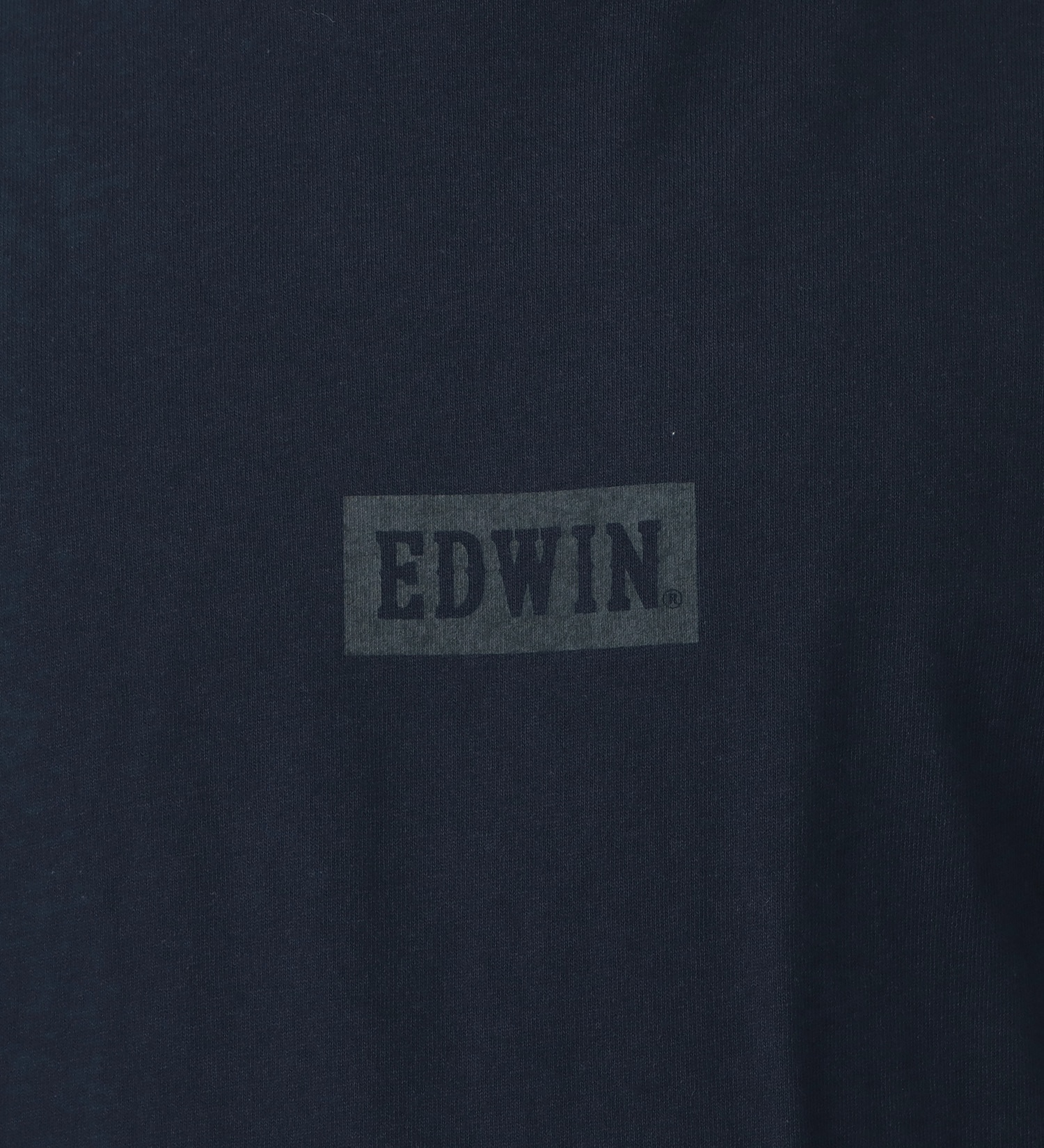 EDWIN(エドウイン)の長袖ボックスロゴプリントTシャツ|トップス/Tシャツ/カットソー/メンズ|ネイビー