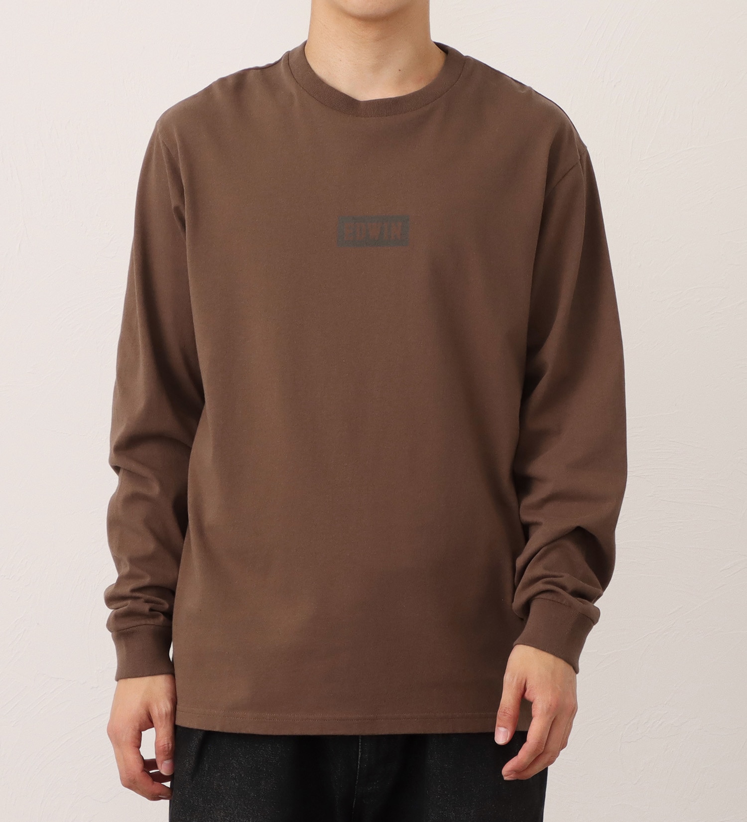 EDWIN(エドウイン)の長袖ボックスロゴプリントTシャツ|トップス/Tシャツ/カットソー/メンズ|ブラウン