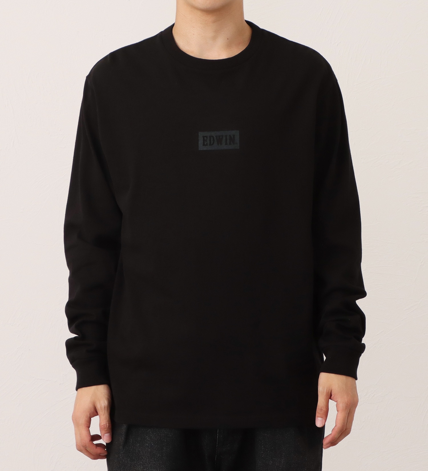 EDWIN(エドウイン)の長袖ボックスロゴプリントTシャツ|トップス/Tシャツ/カットソー/メンズ|ブラック