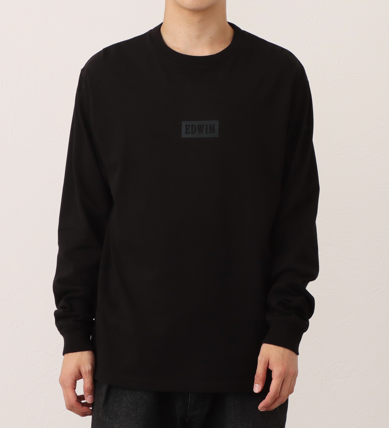 EDWIN(エドウイン)の長袖ボックスロゴプリントTシャツ|トップス/Tシャツ/カットソー/メンズ|ブラック