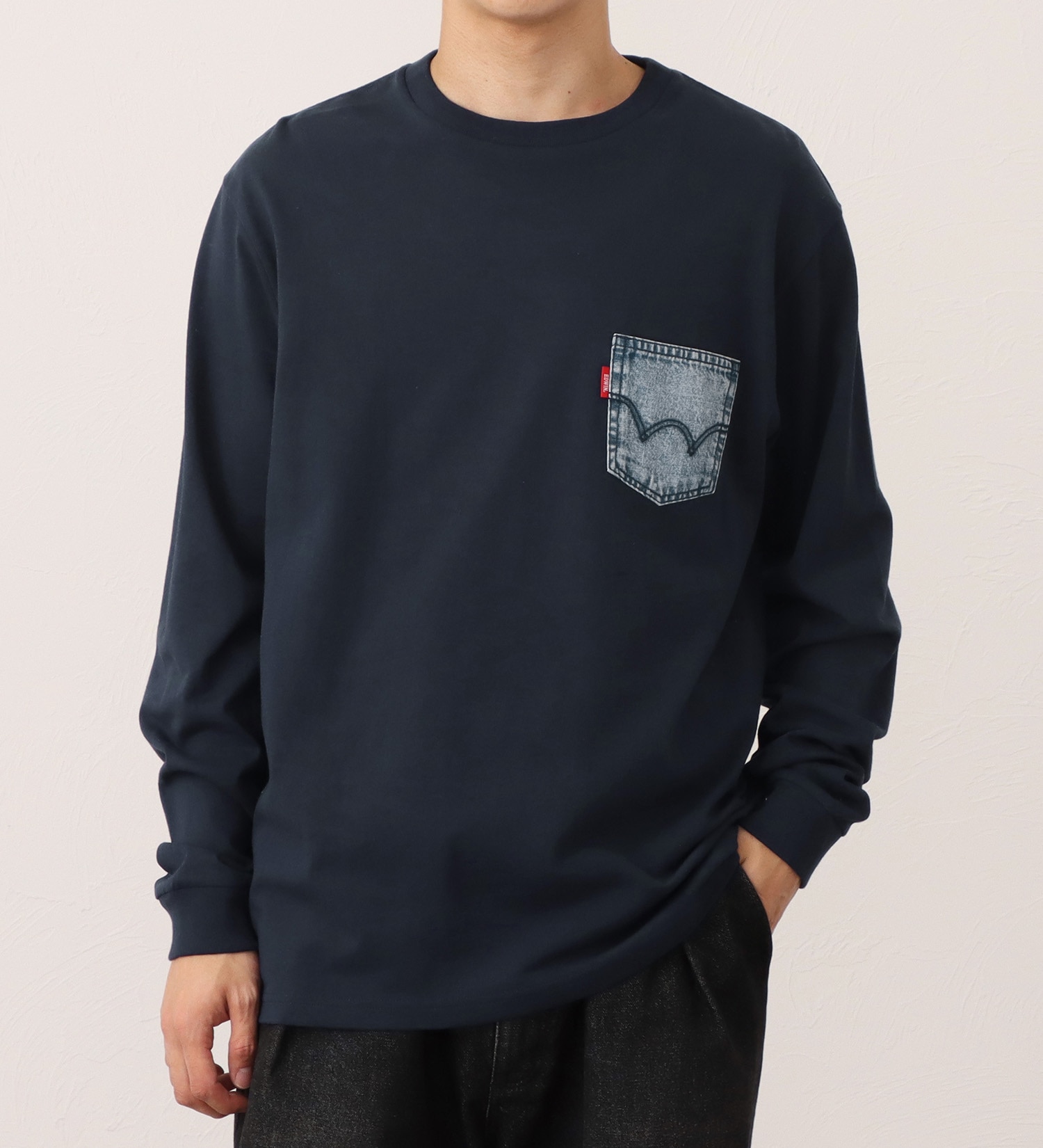 EDWIN(エドウイン)の長袖デニムポケットTシャツ|トップス/Tシャツ/カットソー/メンズ|ネイビー
