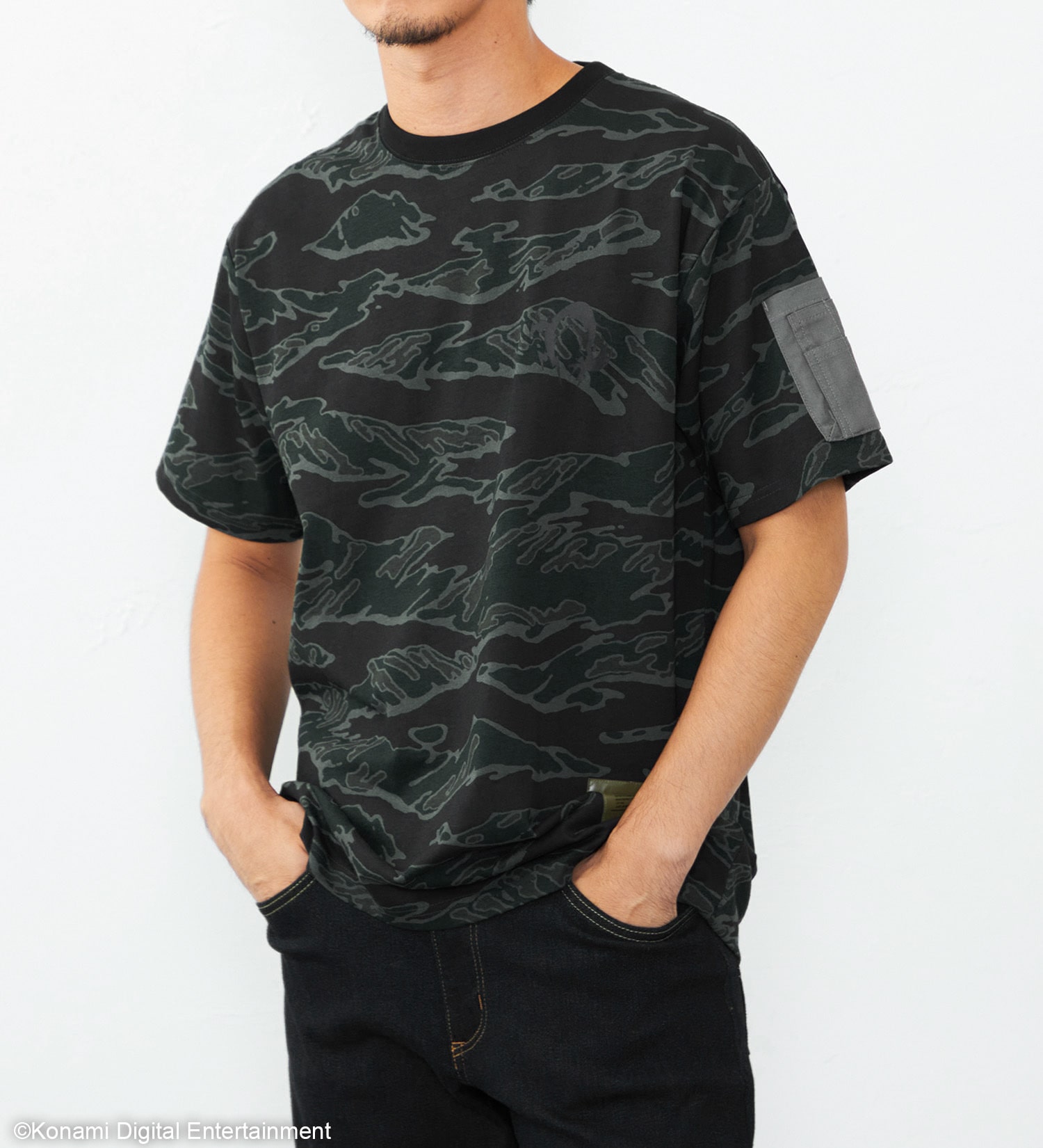 EDWIN(エドウイン)の【予約】【METAL GEAR SOLID Δ × EDWIN】TIGER STRIPE T SHIRTS|トップス/Tシャツ/カットソー/メンズ|アーミー