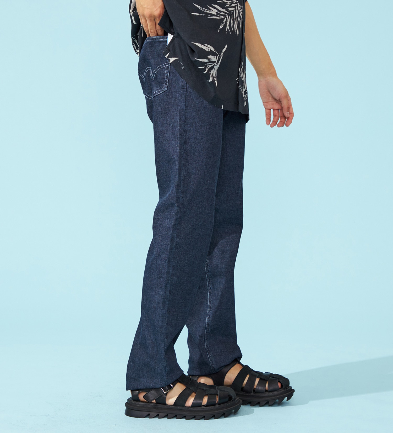 EDWIN(エドウイン)の【涼】COOL ストレッチレギュラーストレートデニムパンツ【アウトレット店舗・WEB限定】|パンツ/デニム / ジーンズパンツ/メンズ|インディゴブルー