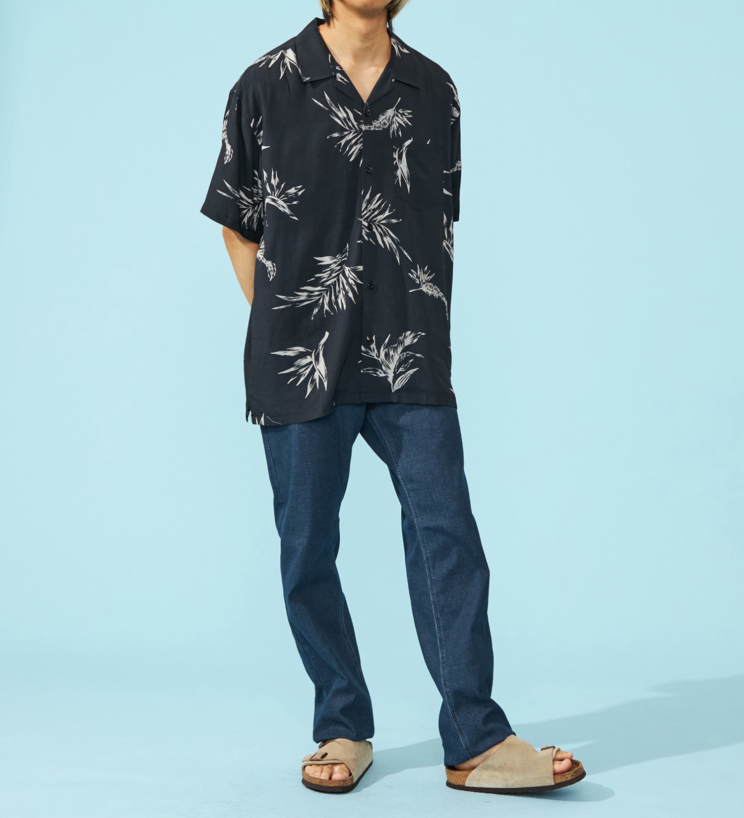 EDWIN(エドウイン)の【涼】COOL ストレッチレギュラーストレートデニムパンツ【アウトレット店舗・WEB限定】|パンツ/デニム / ジーンズパンツ/メンズ|中色ブルー