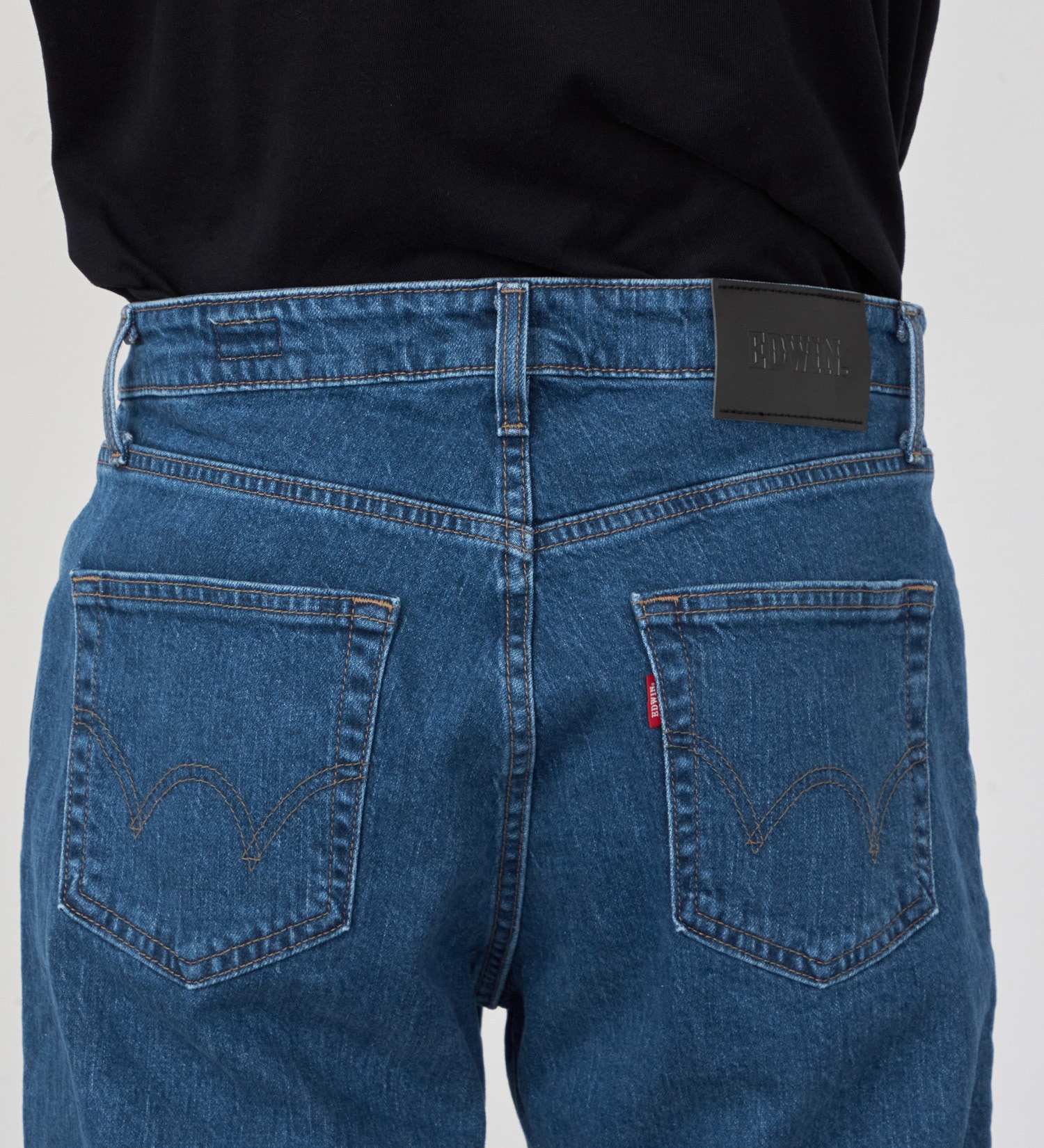 EDWIN(エドウイン)のストレッチゆったりストレートデニムパンツ【アウトレット店舗・WEB限定】|パンツ/デニム / ジーンズパンツ/メンズ|中色ブルー