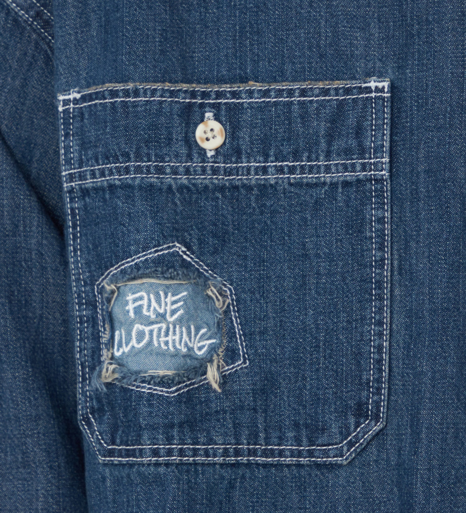 EDWIN(エドウイン)の刺繍デニムBIGシャツ【アウトレット店舗・WEB限定】|ジャケット/アウター/デニムジャケット/メンズ|濃色ブルー