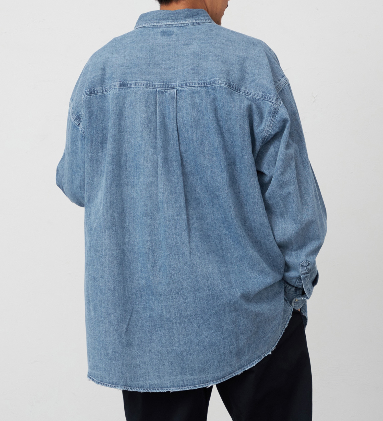 EDWIN(エドウイン)の刺繍デニムBIGシャツ【アウトレット店舗・WEB限定】|トップス/シャツ/ブラウス/メンズ|淡色ブルー