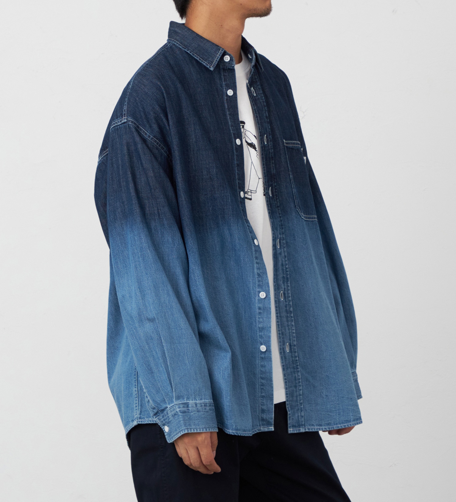 EDWIN(エドウイン)のグラデーションデニムシャツ【アウトレット店舗・WEB限定】|トップス/シャツ/ブラウス/メンズ|中色ブルー