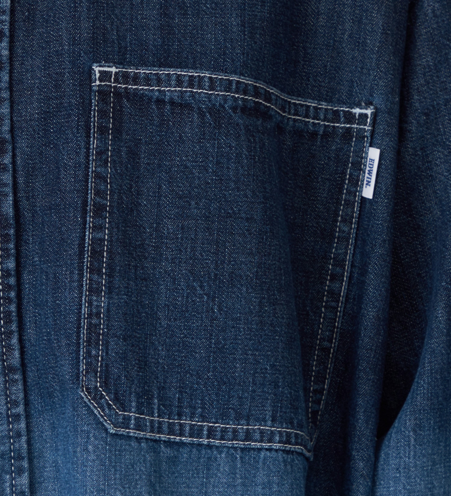 EDWIN(エドウイン)のグラデーションデニムシャツ【アウトレット店舗・WEB限定】|トップス/シャツ/ブラウス/メンズ|中色ブルー