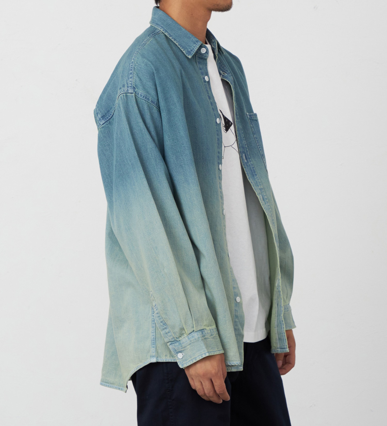 EDWIN(エドウイン)のグラデーションデニムシャツ【アウトレット店舗・WEB限定】|トップス/シャツ/ブラウス/メンズ|淡色ブルー