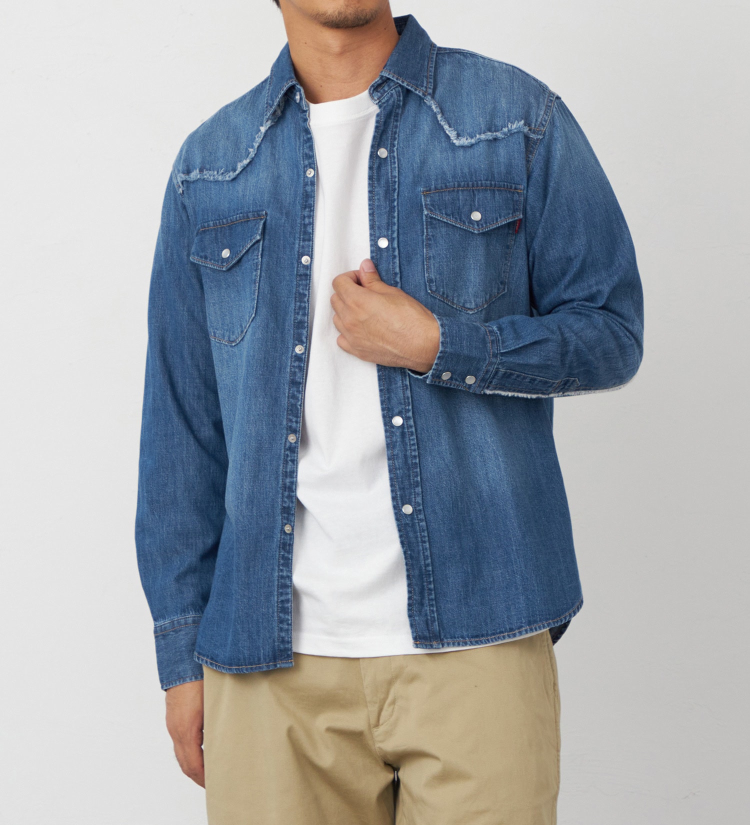 EDWIN(エドウイン)のデニムシャツ【アウトレット店舗・WEB限定】|トップス/シャツ/ブラウス/メンズ|淡色ブルー2