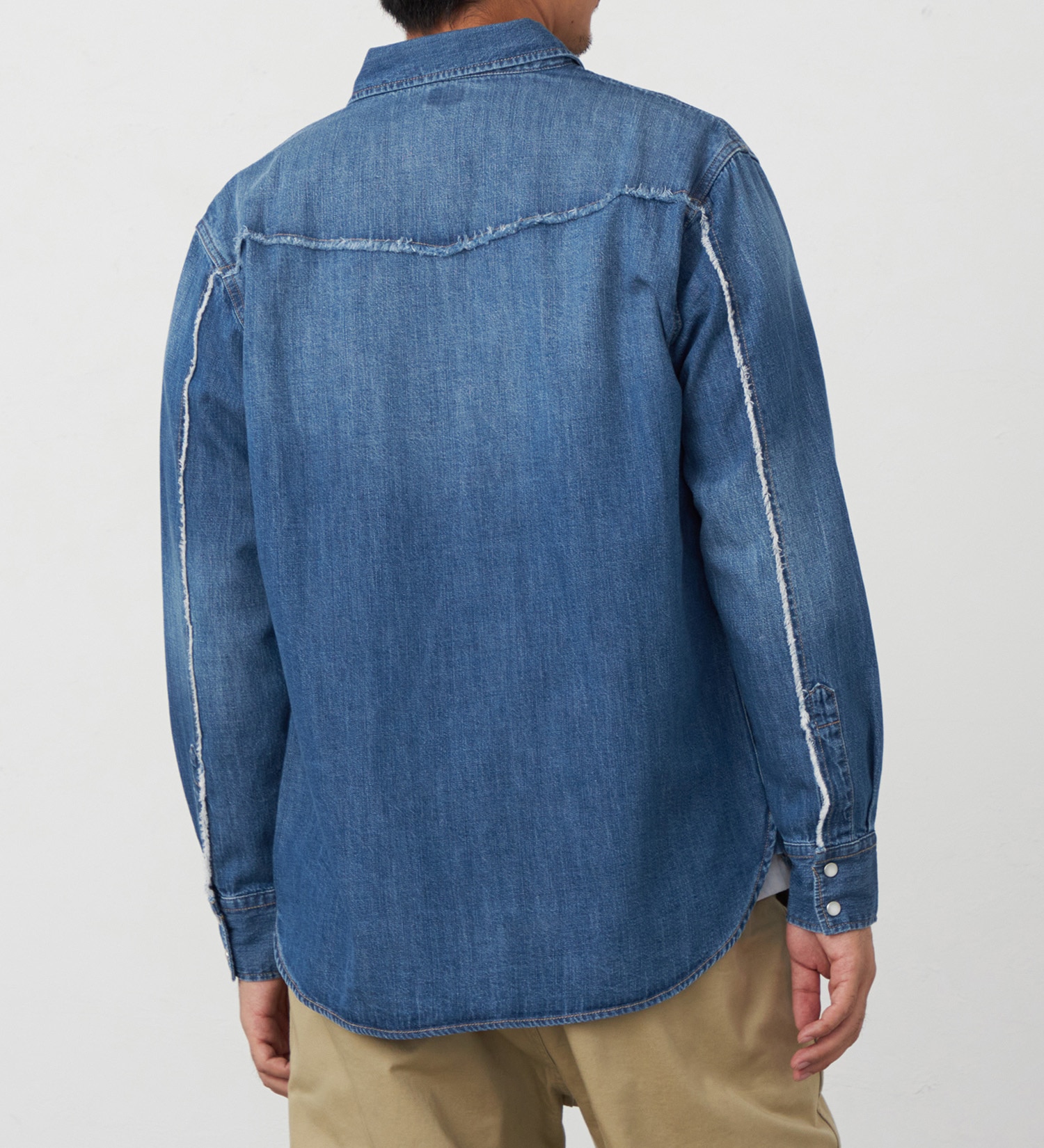 EDWIN(エドウイン)のデニムシャツ【アウトレット店舗・WEB限定】|トップス/シャツ/ブラウス/メンズ|淡色ブルー2