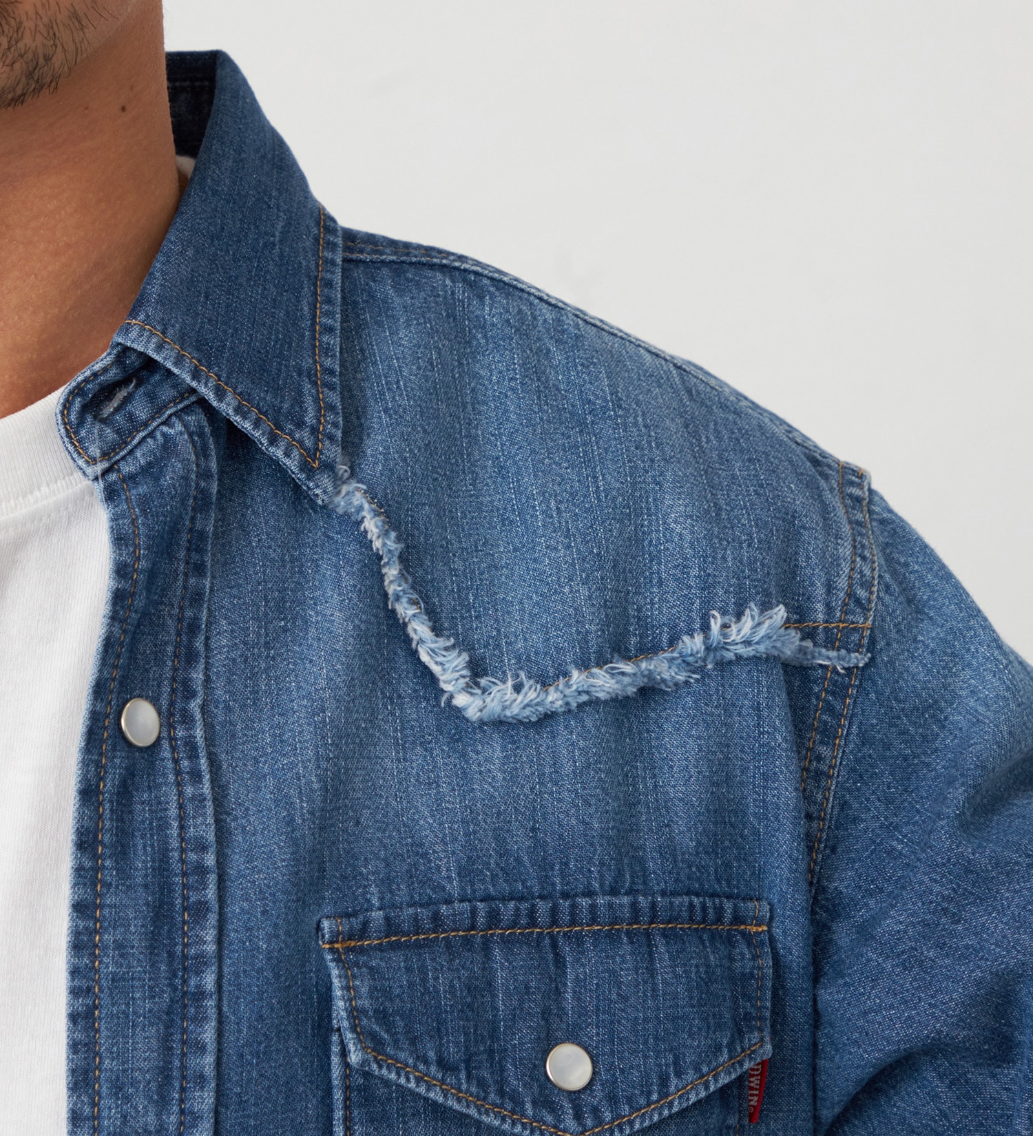 EDWIN(エドウイン)のデニムシャツ【アウトレット店舗・WEB限定】|トップス/シャツ/ブラウス/メンズ|淡色ブルー2