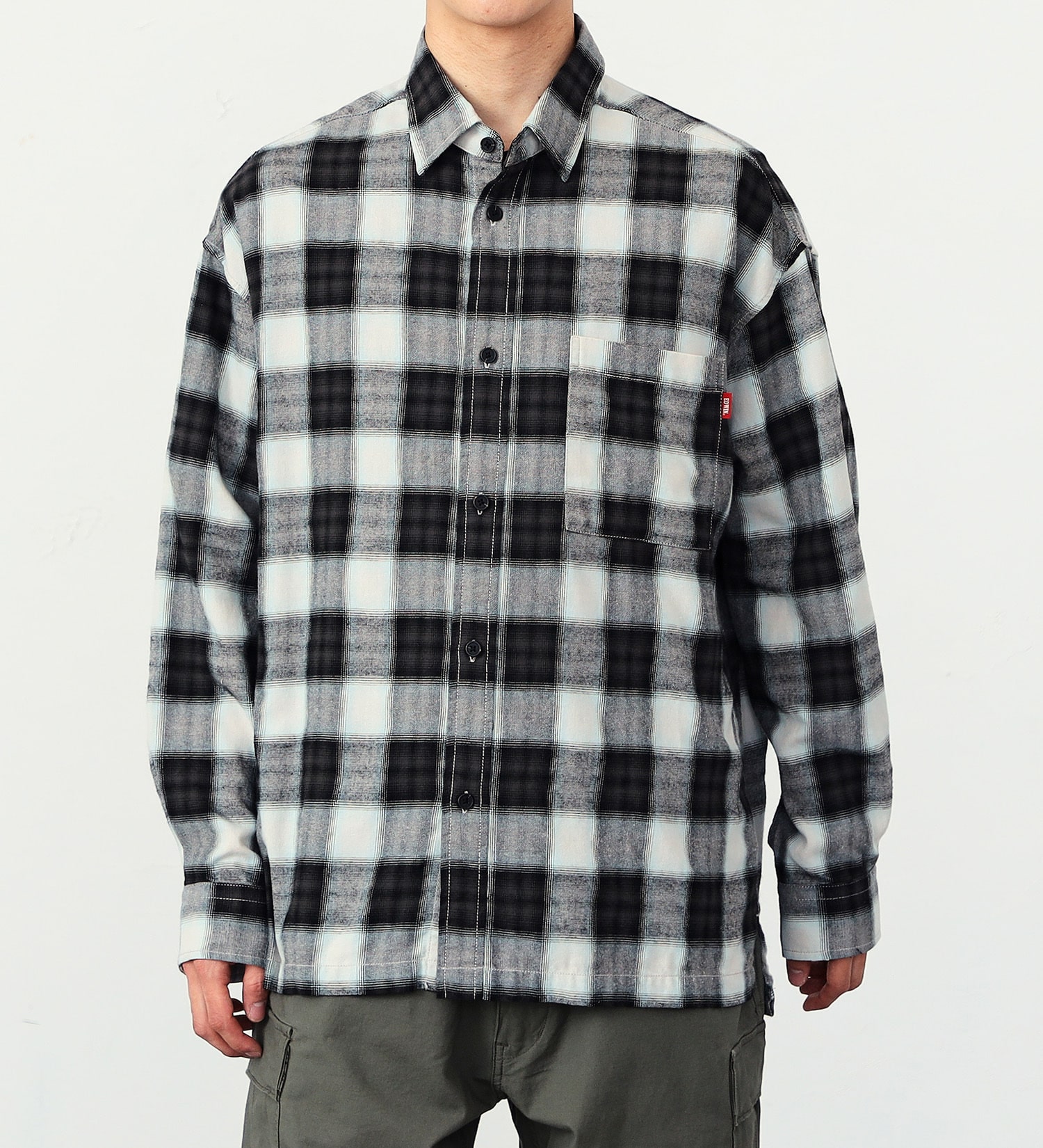 EDWIN(エドウイン)の【ガレージセール】オンブレーチェックシャツ【アウトレット店舗・WEB限定】|トップス/Tシャツ/カットソー/メンズ|ブラック