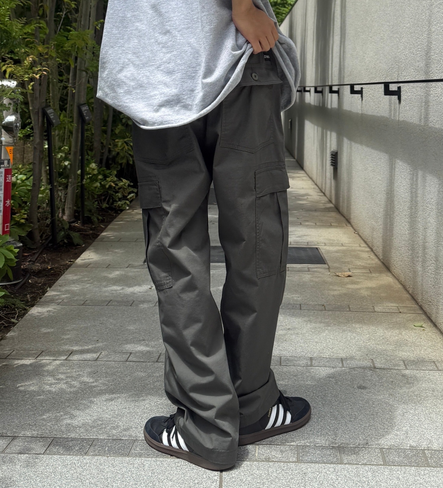EDWIN(エドウイン)のイージーカーゴパンツ【アウトレット店舗・WEB限定】|パンツ/カーゴパンツ/メンズ|ダークグリーン